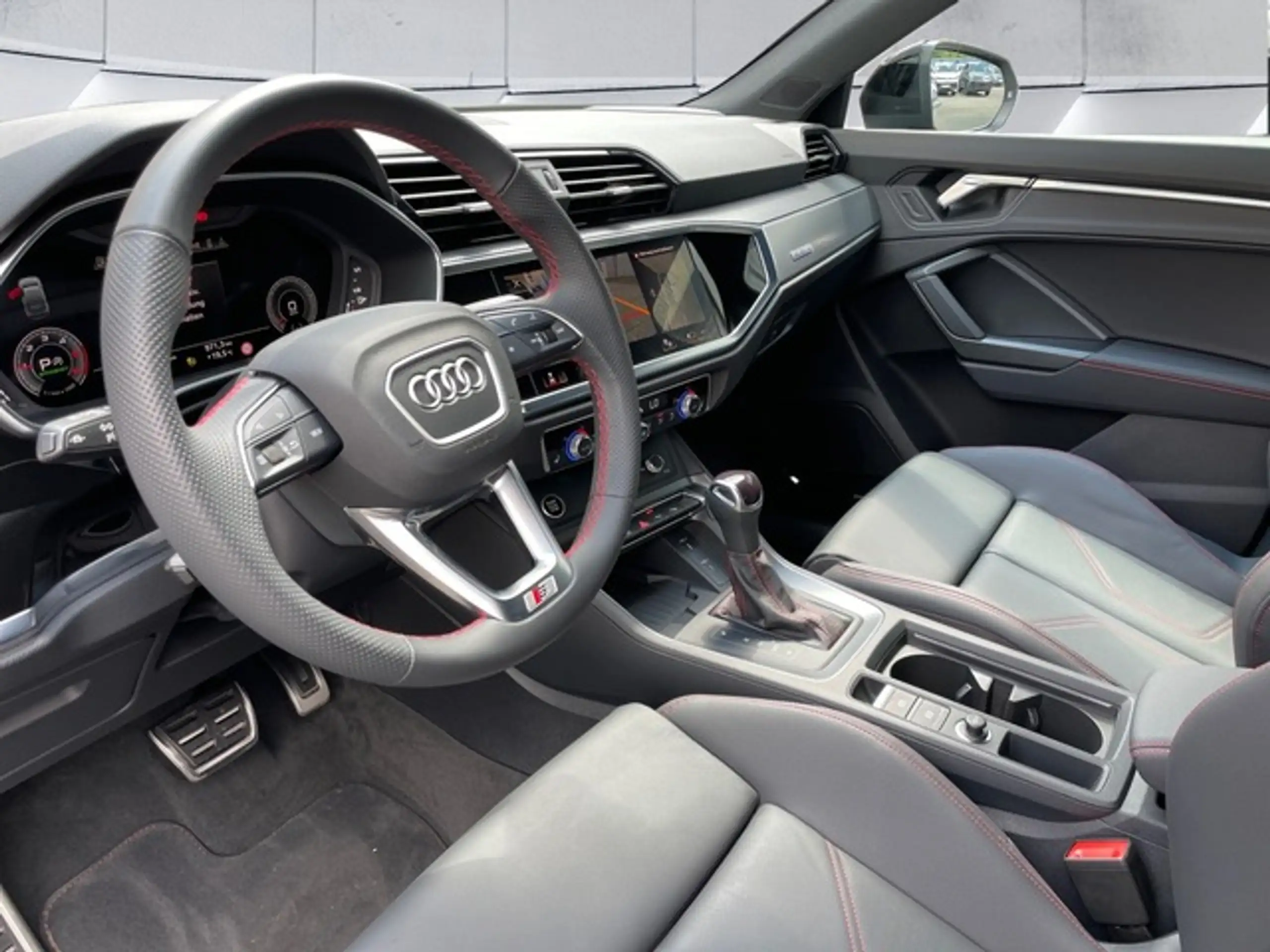 Audi - Q3