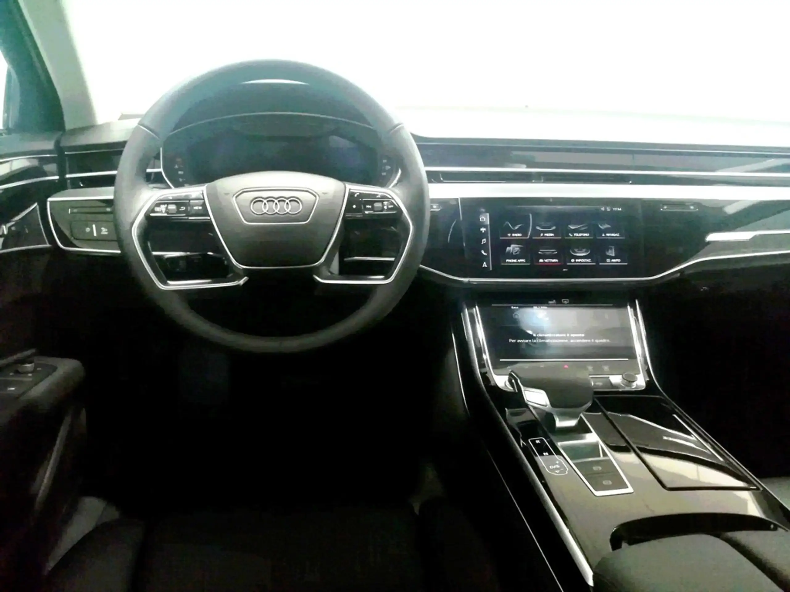 Audi - A8