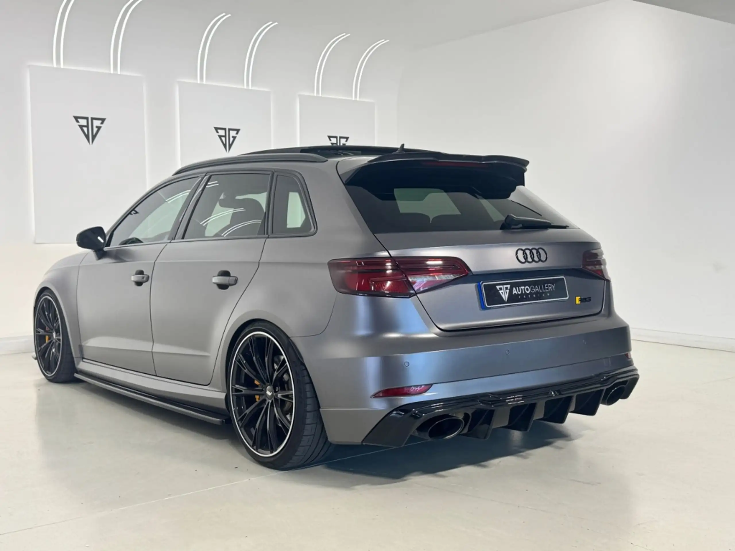 Audi - RS3