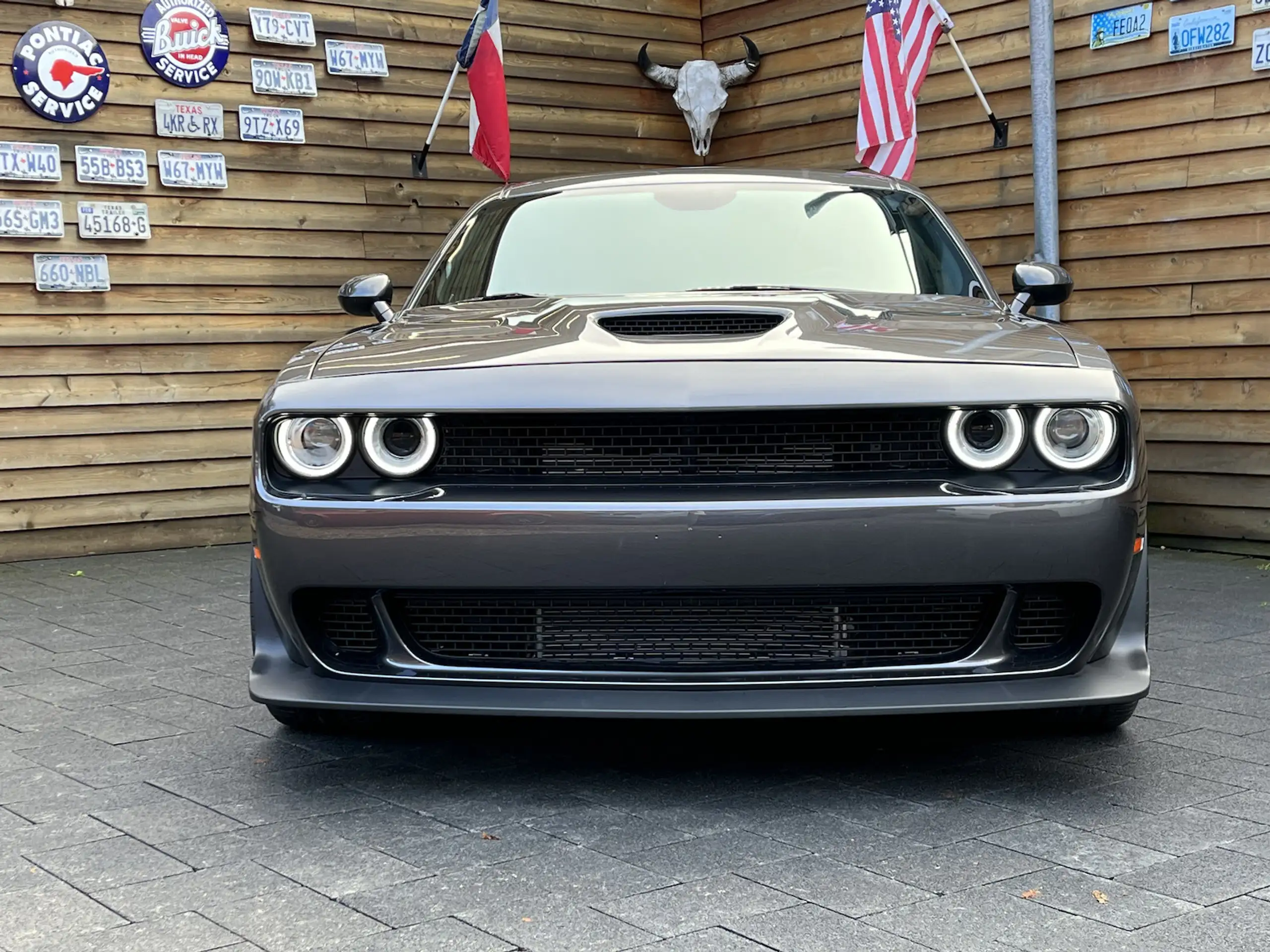 Dodge - Challenger