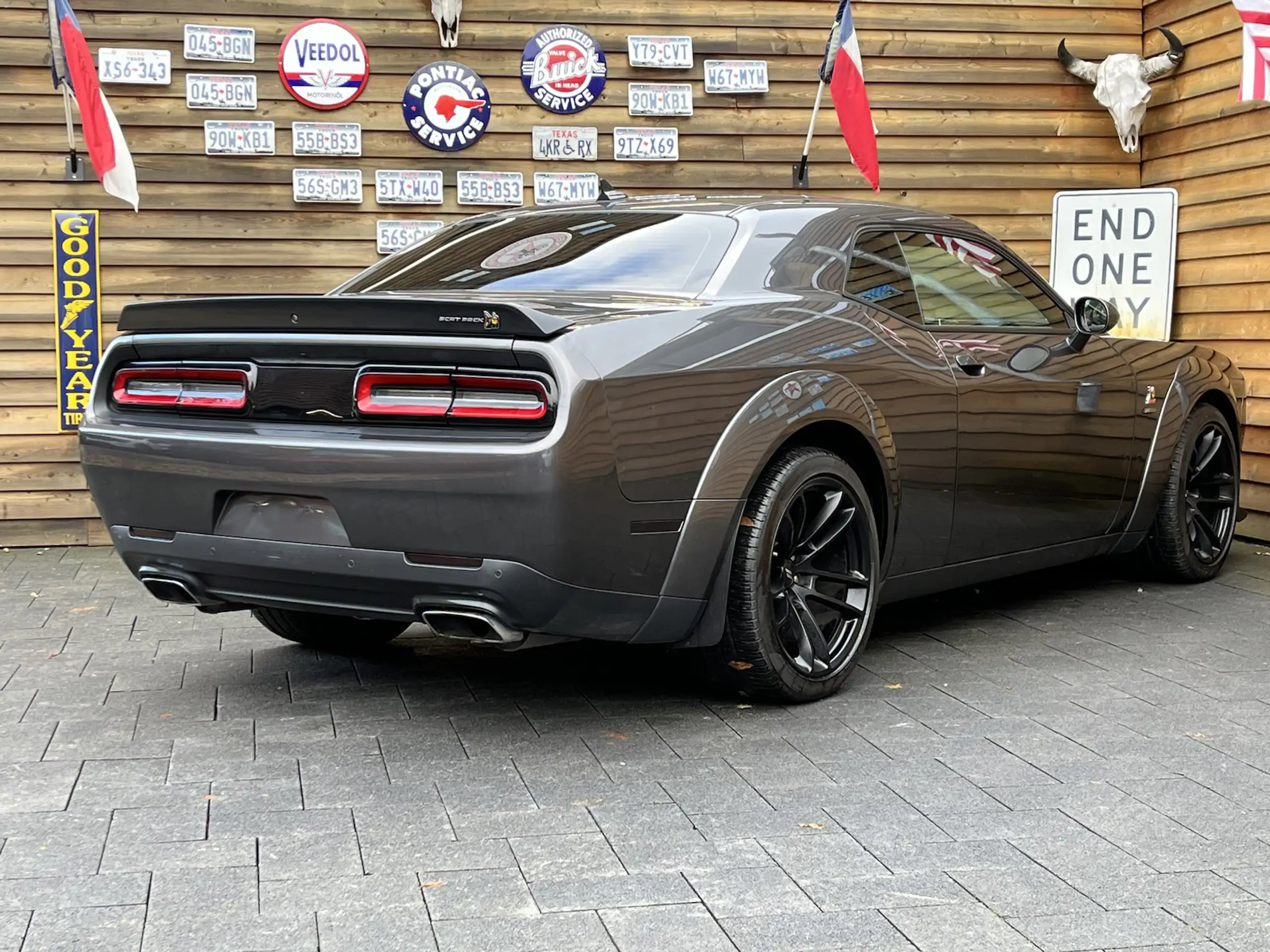 Dodge - Challenger