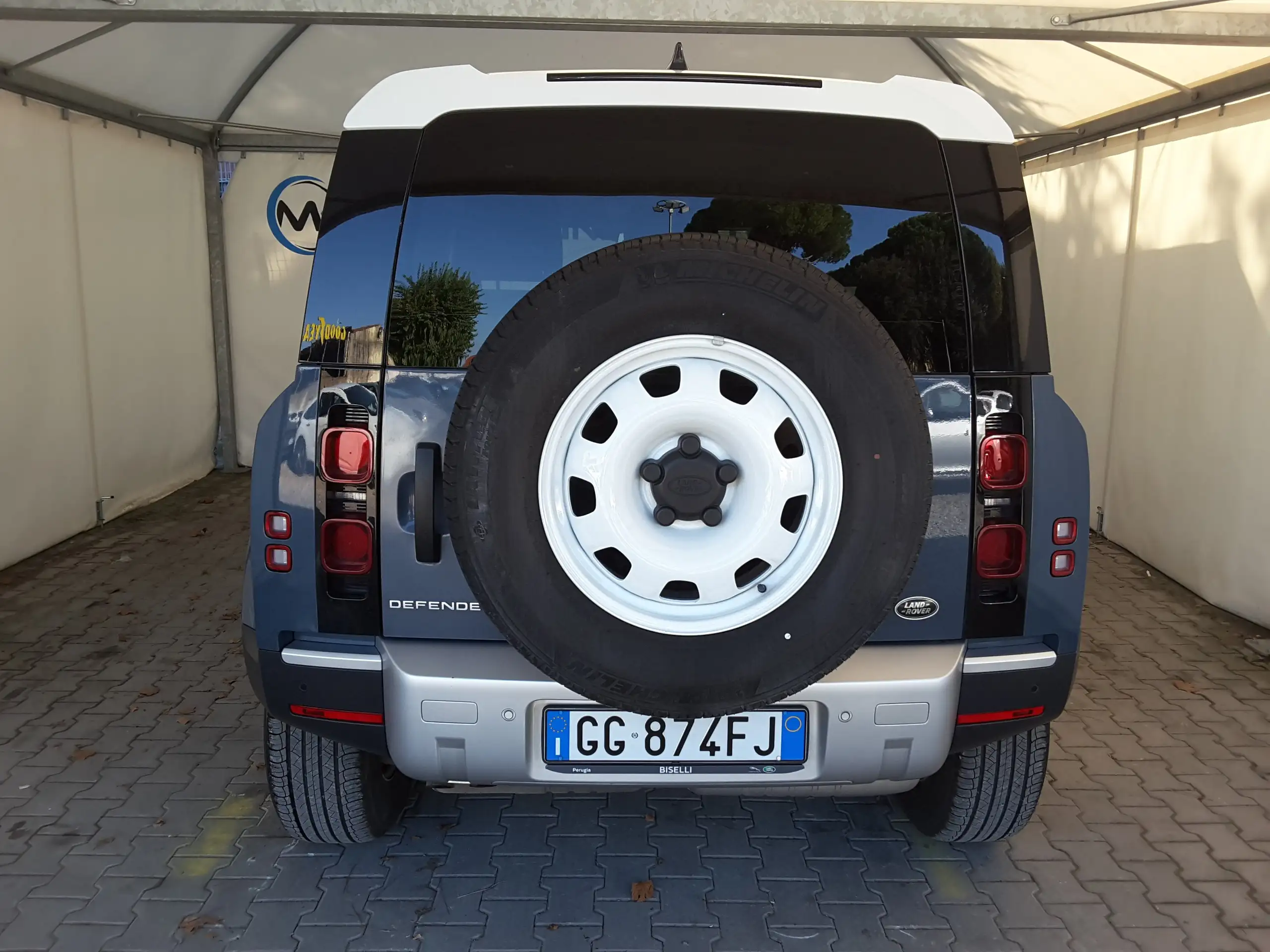 Land Rover - Defender