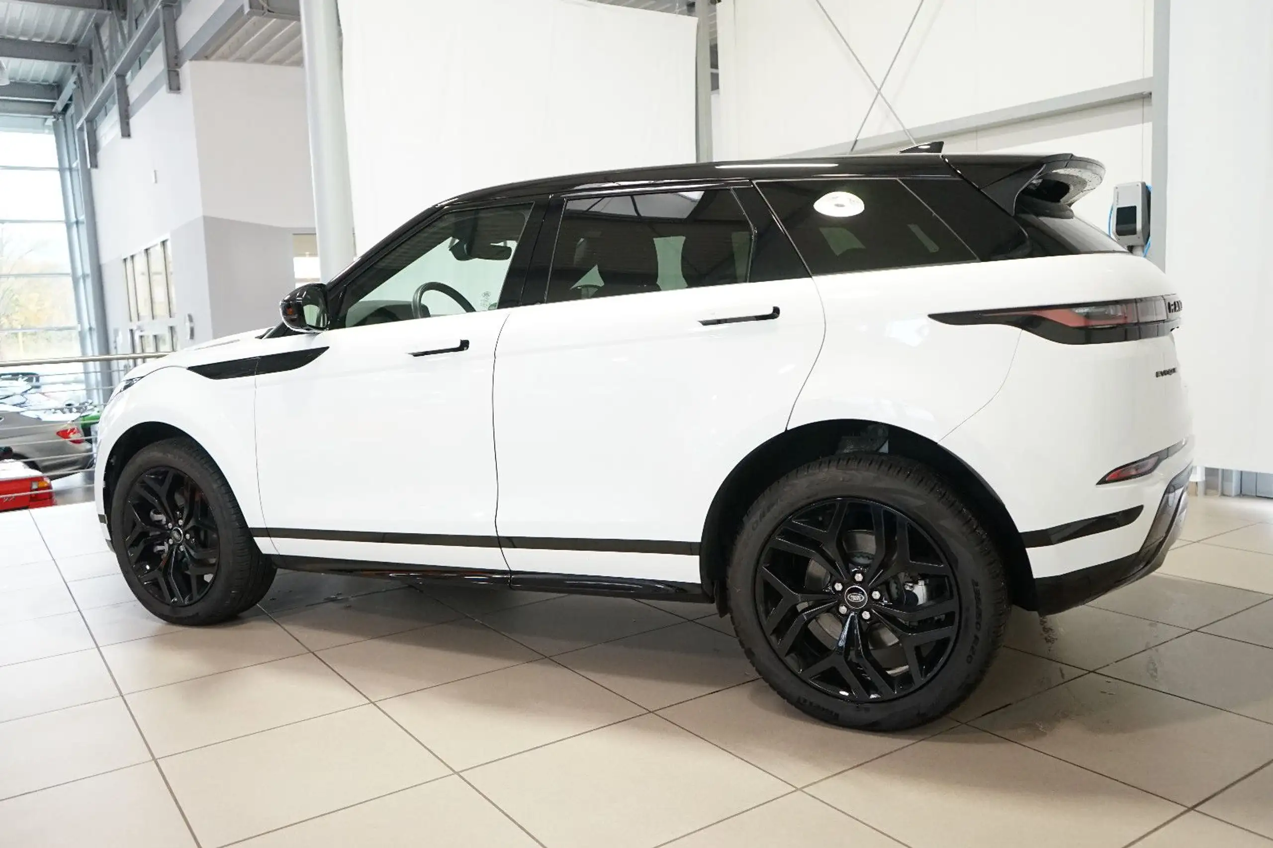 Land Rover - Range Rover Evoque