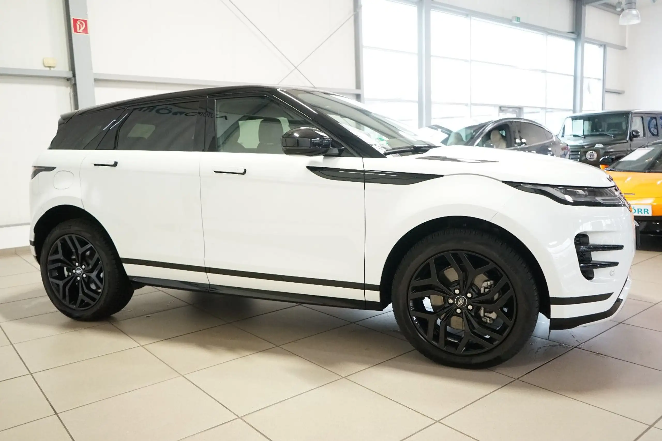 Land Rover - Range Rover Evoque