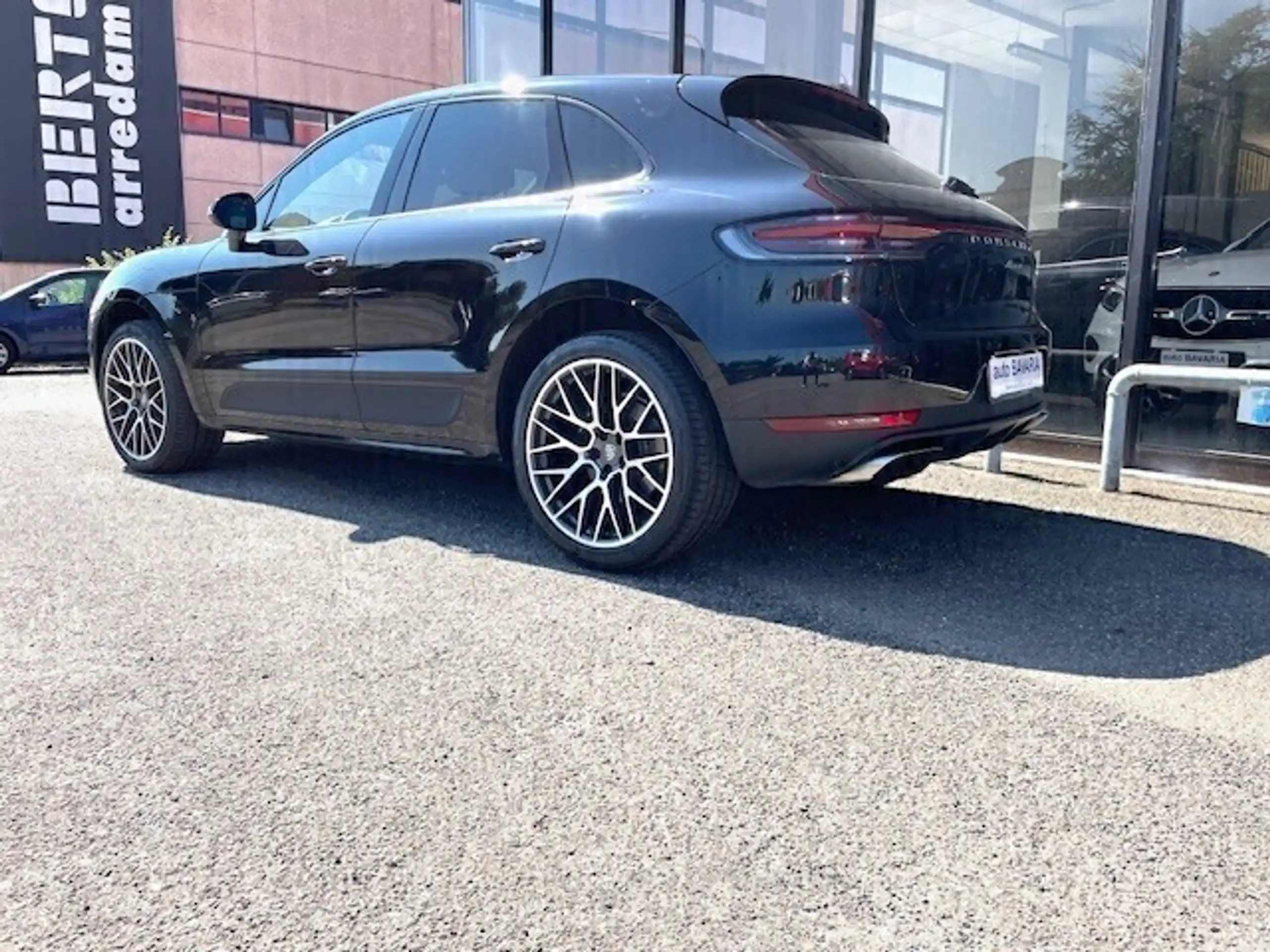 Porsche - Macan