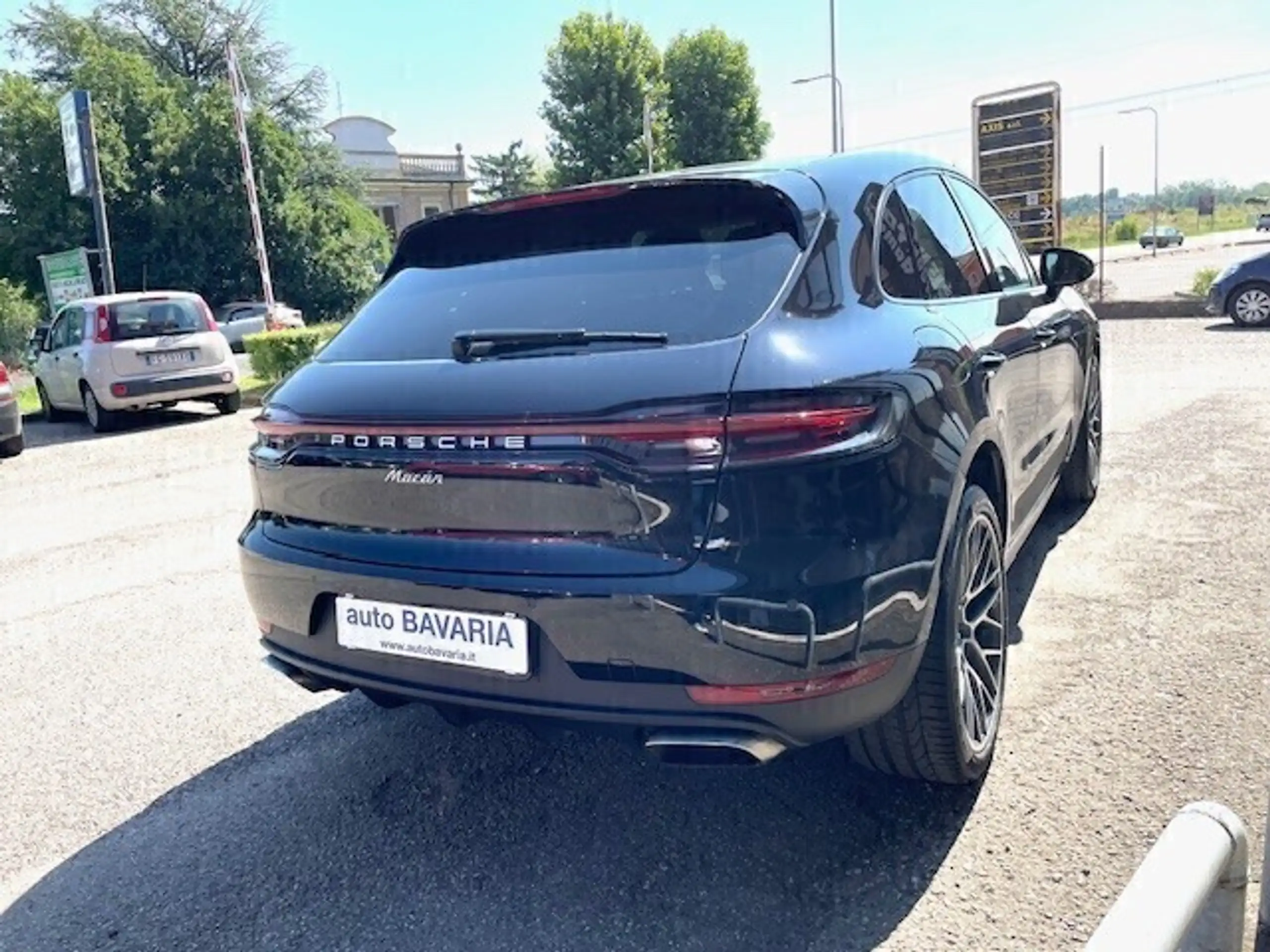 Porsche - Macan