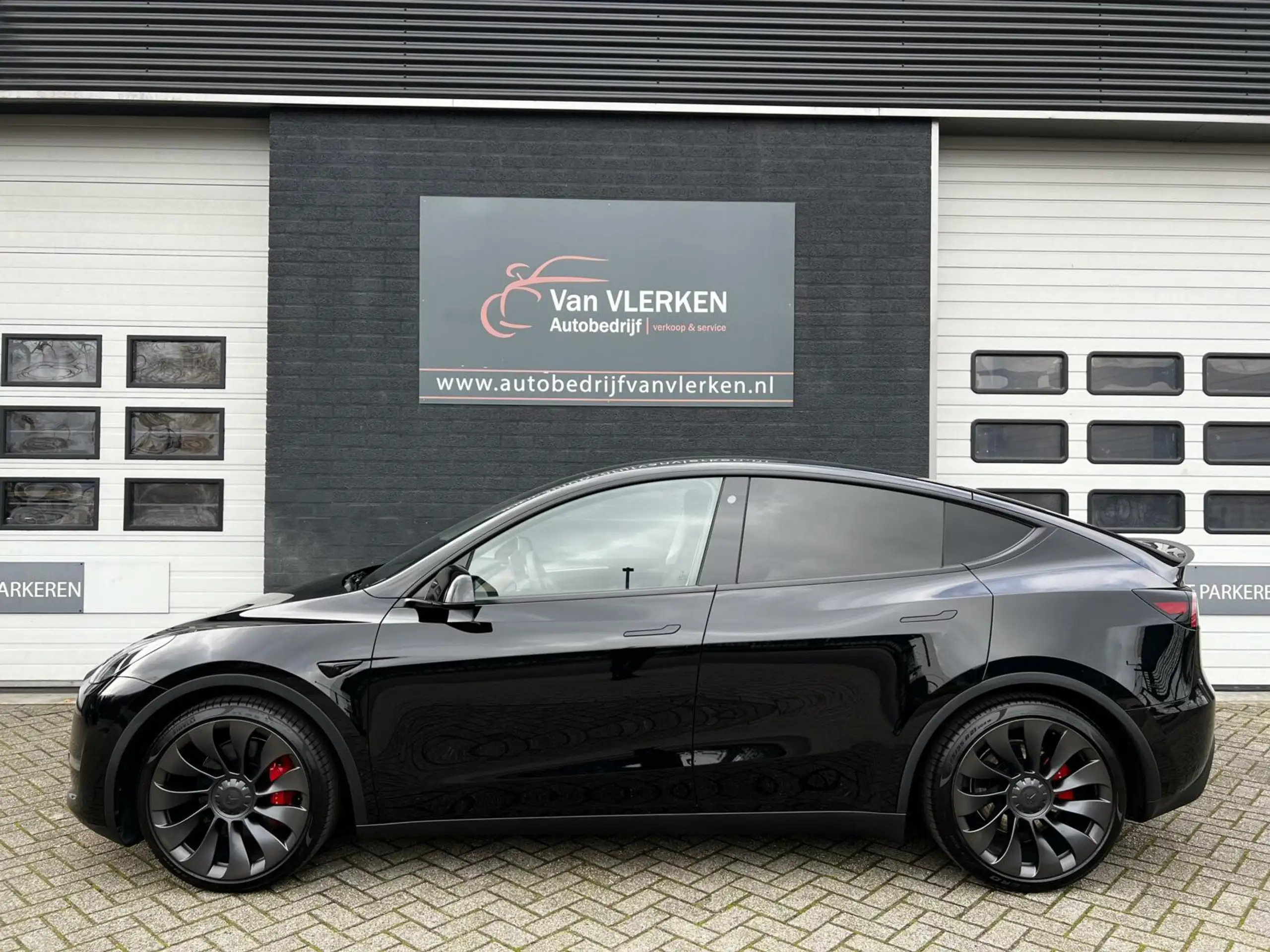 Tesla - Model Y