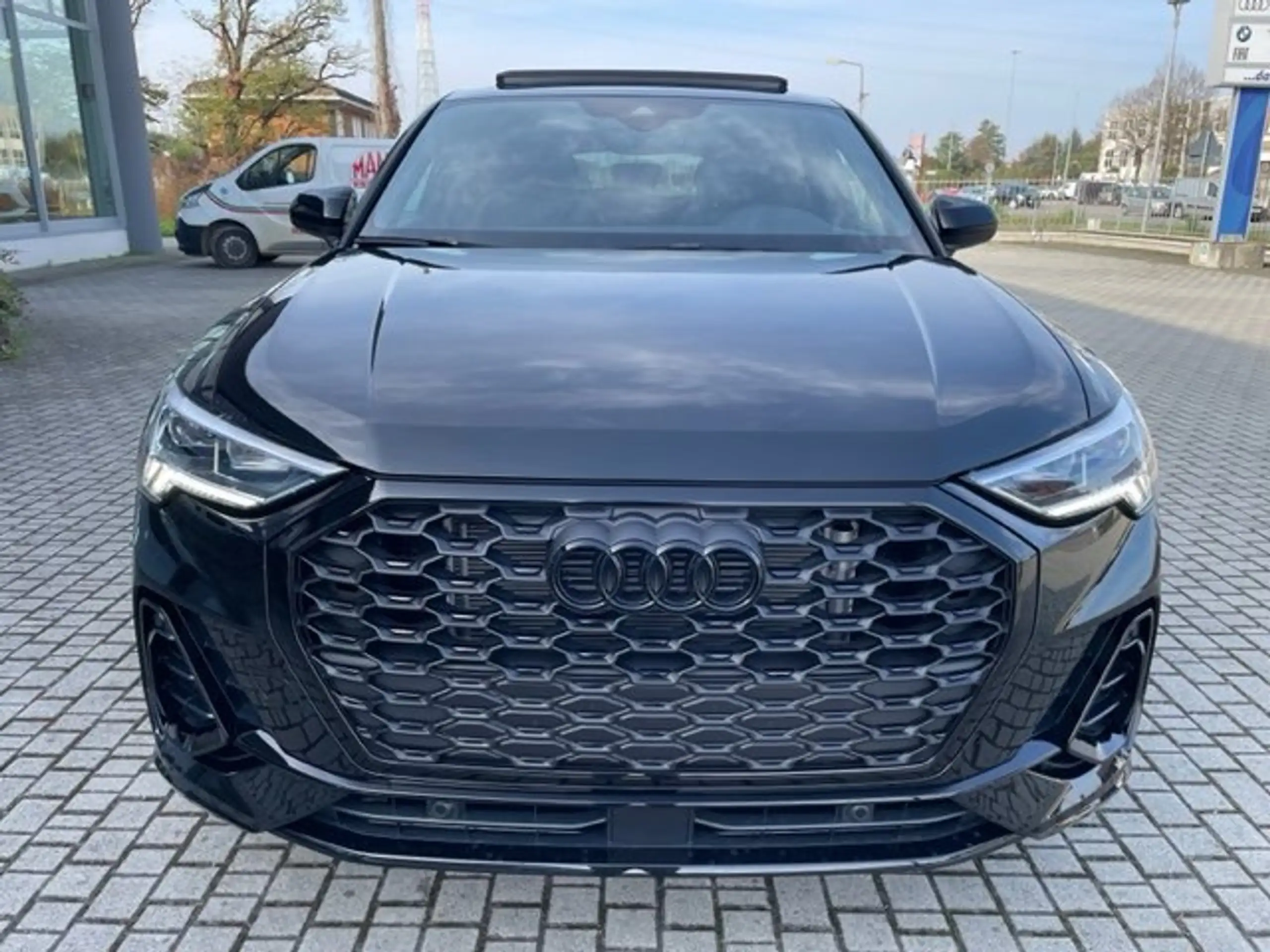 Audi - Q3