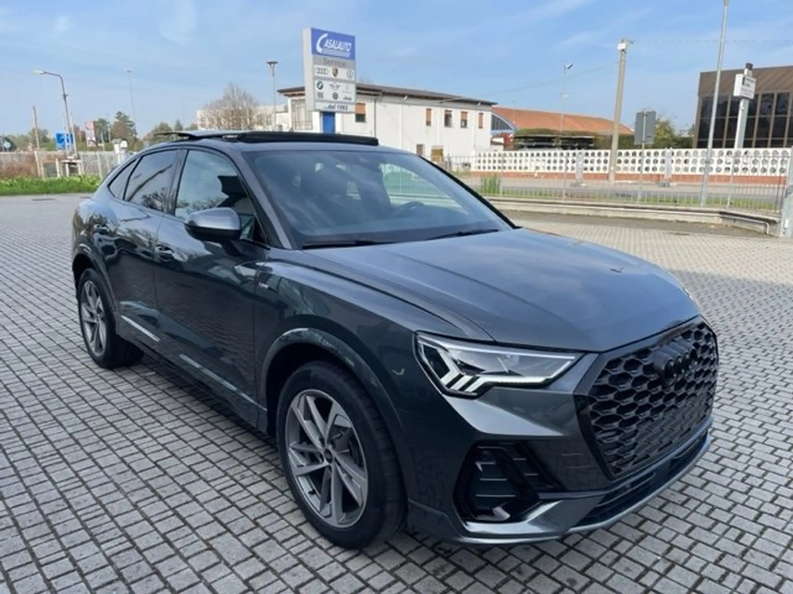 Audi - Q3