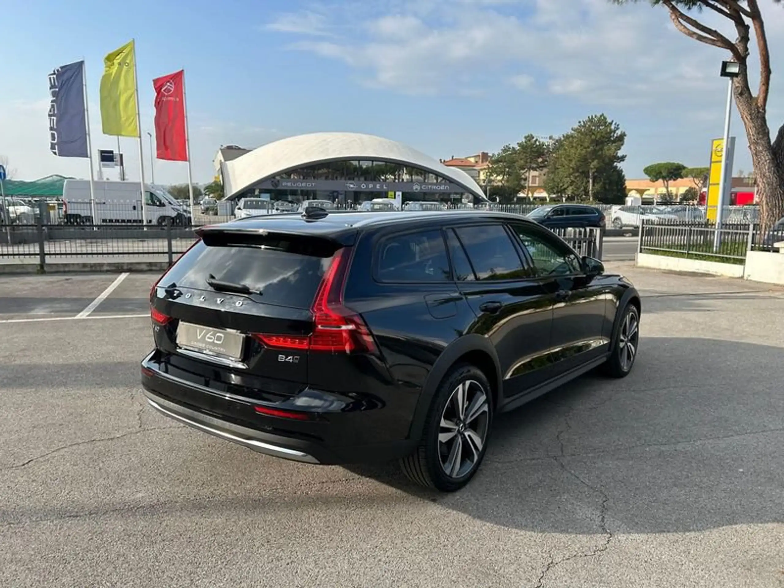 Volvo - V60 Cross Country