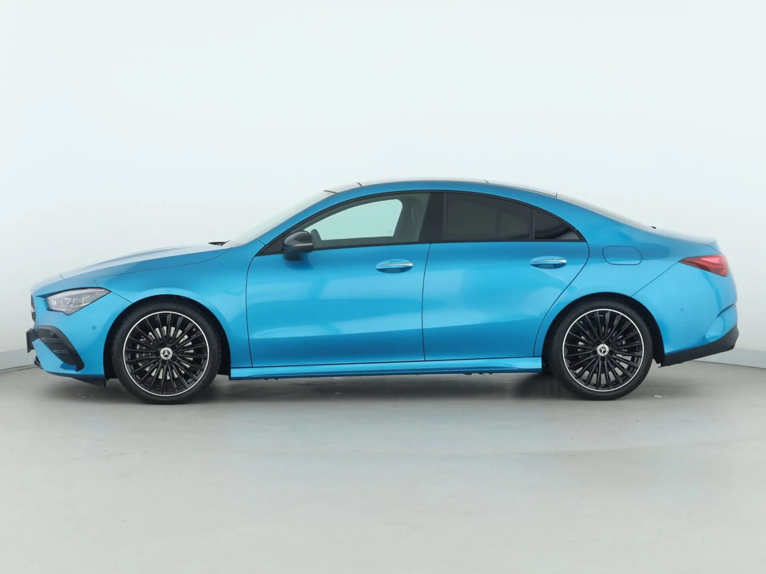 Mercedes-Benz - CLA 220