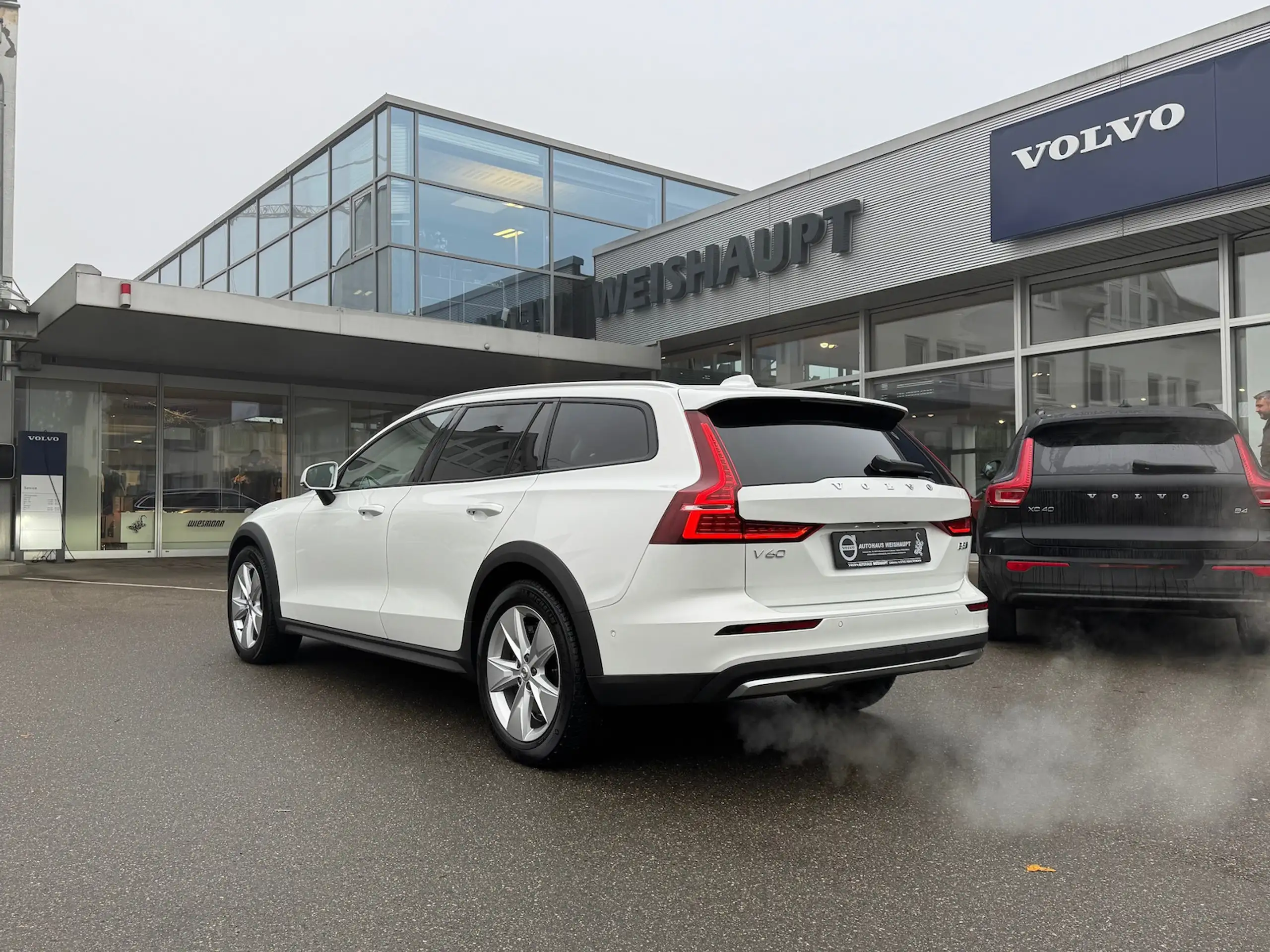 Volvo - V60 Cross Country