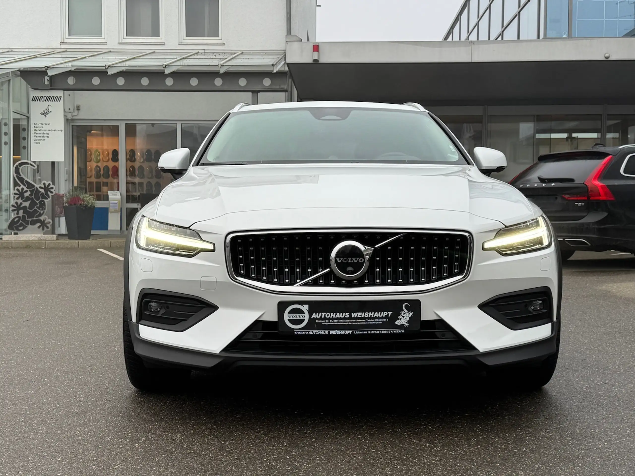 Volvo - V60 Cross Country