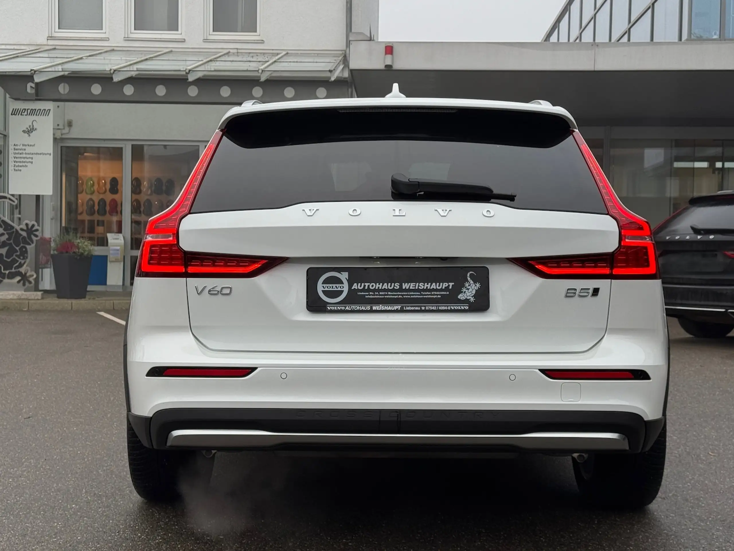 Volvo - V60 Cross Country