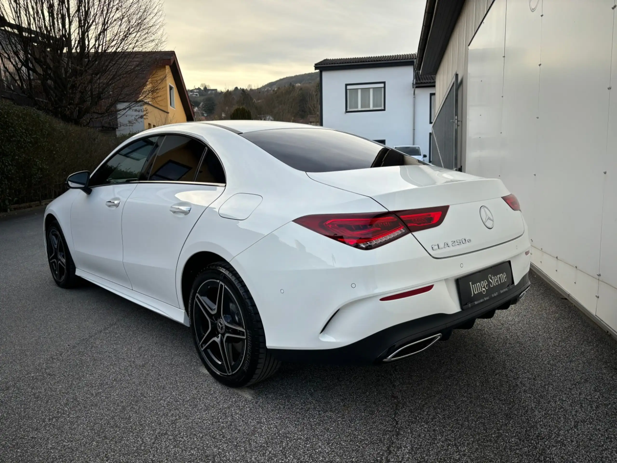 Mercedes-Benz - CLA 250