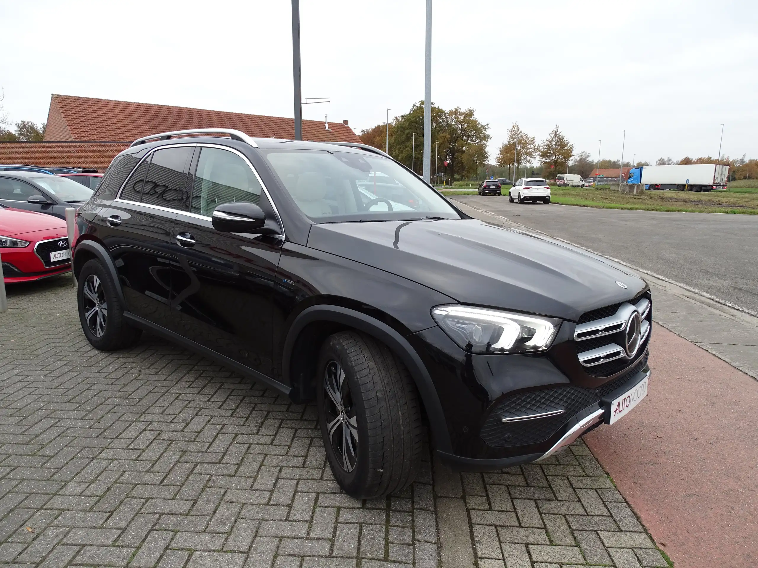 Mercedes-Benz - GLE 350