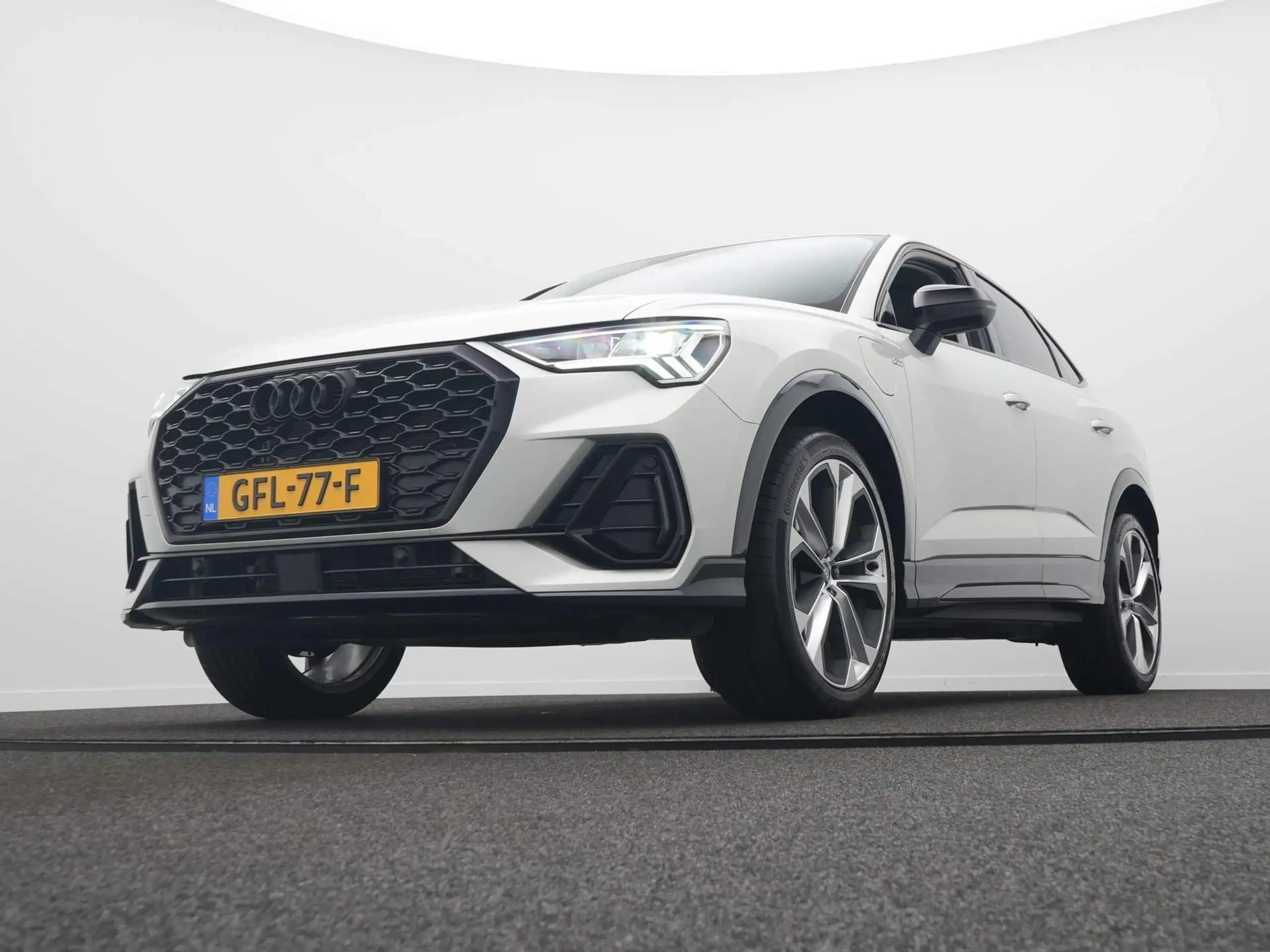 Audi - Q3