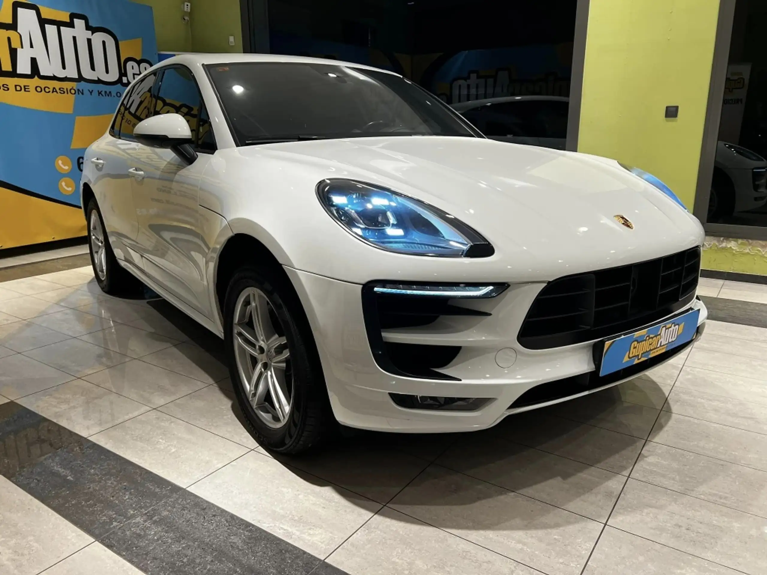 Porsche - Macan