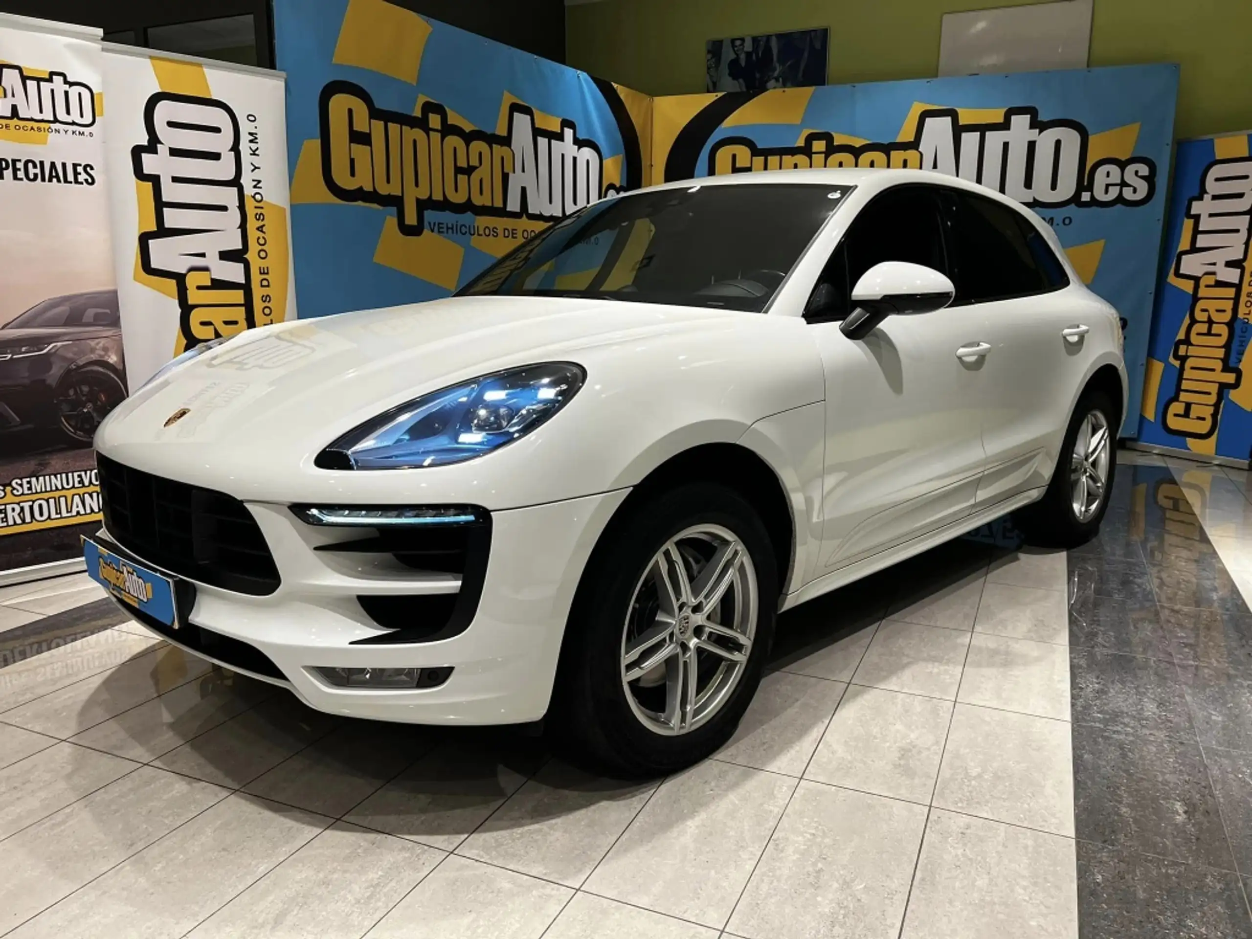 Porsche - Macan