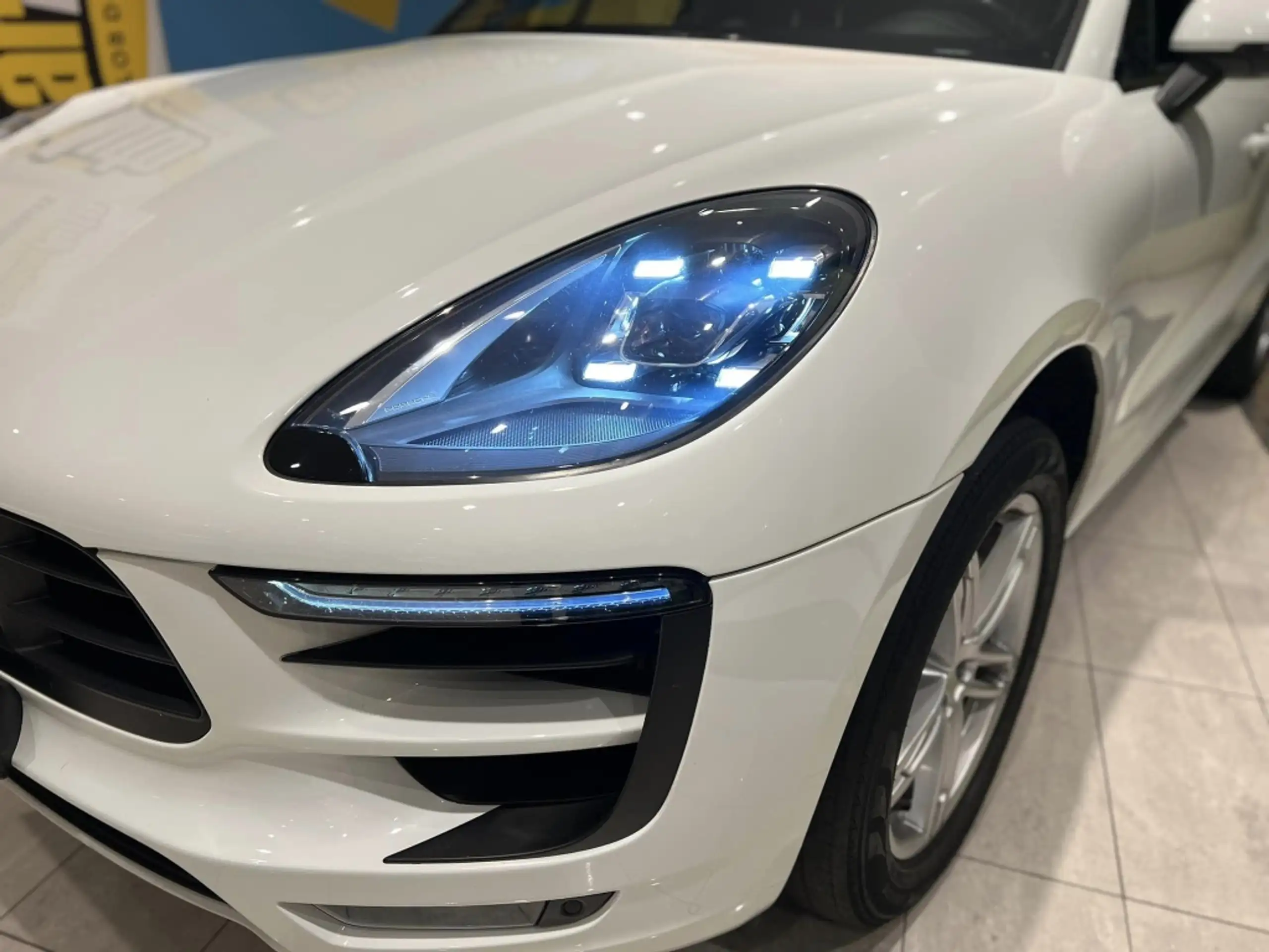 Porsche - Macan