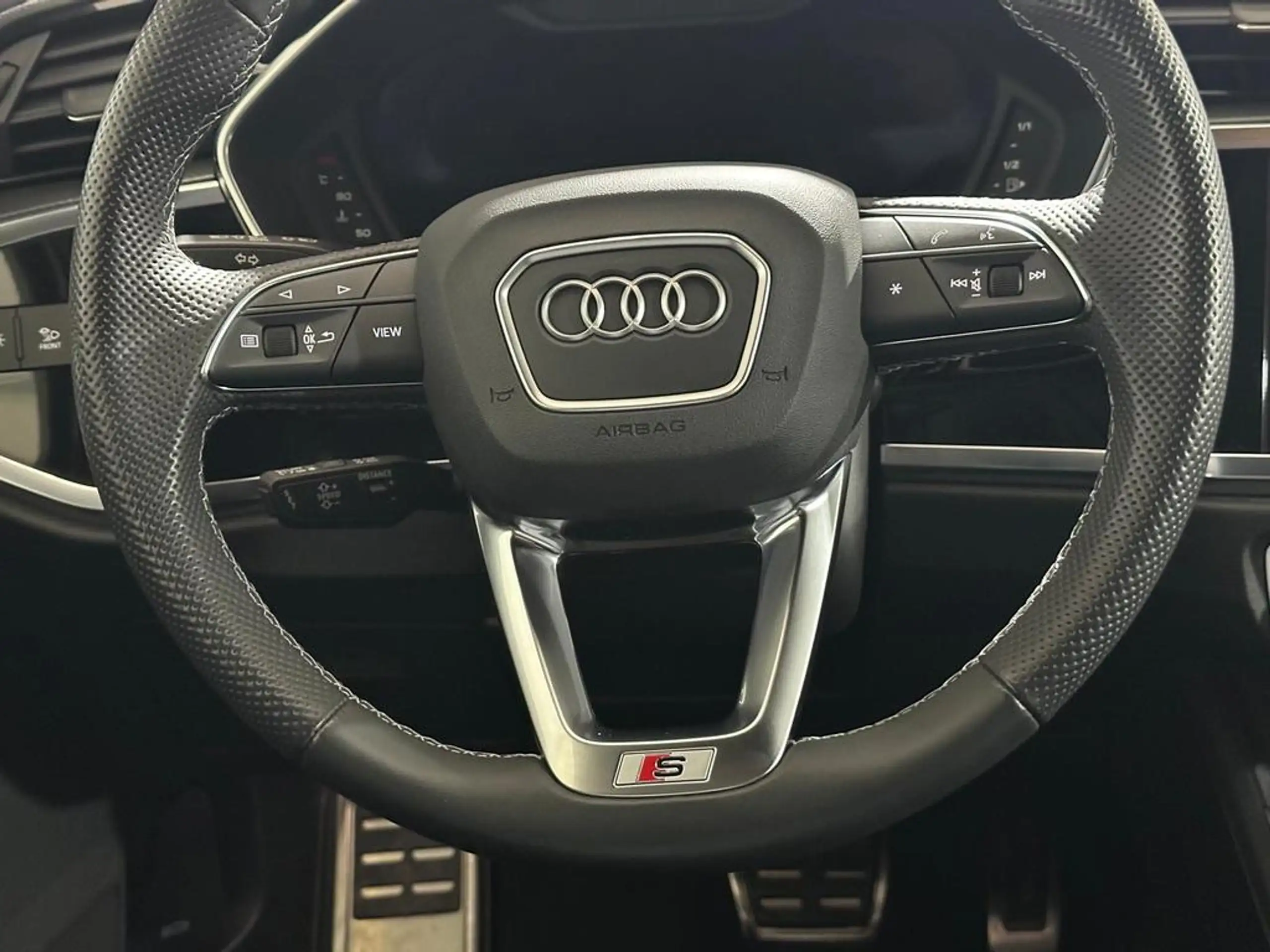 Audi - Q3