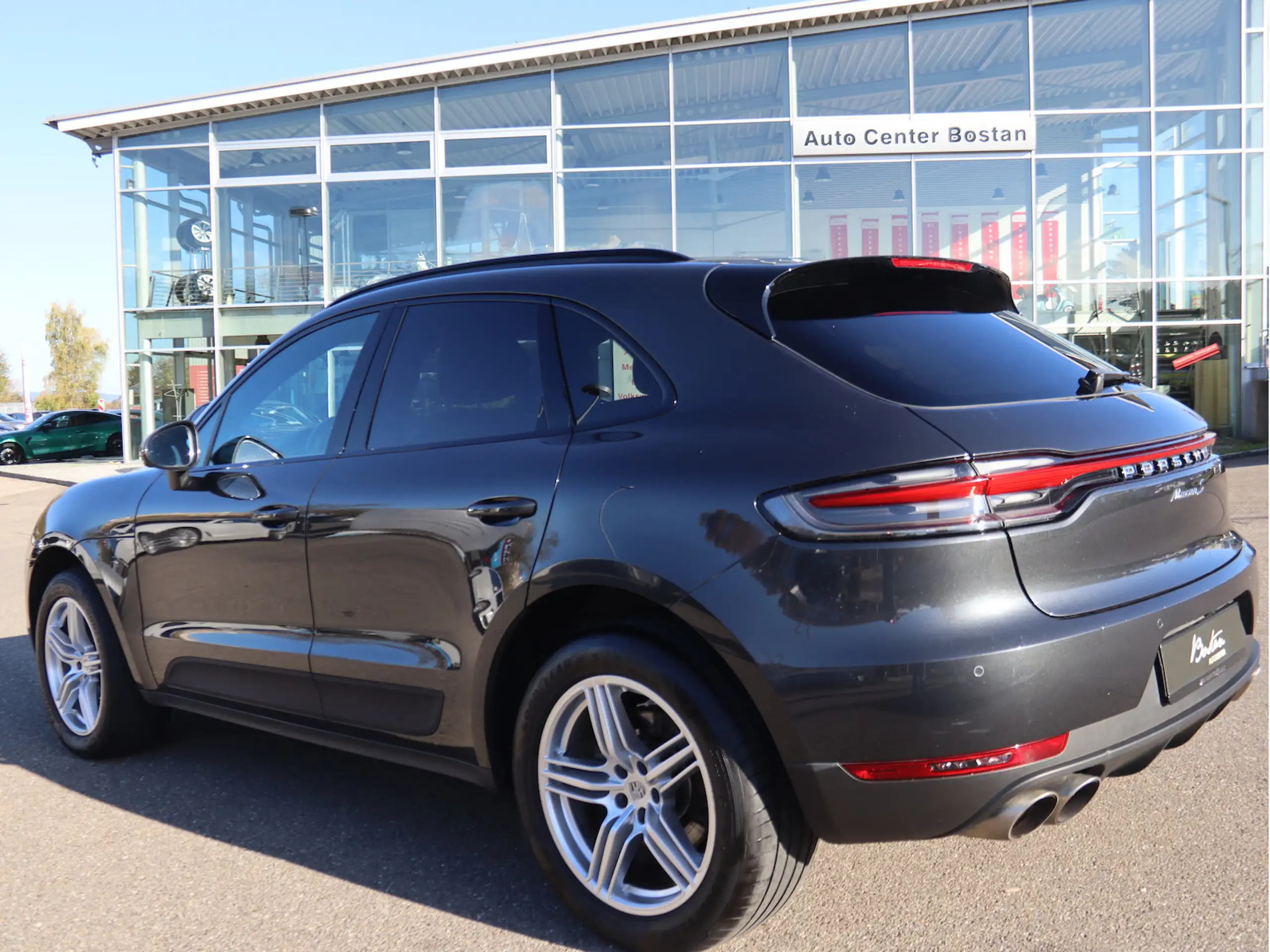 Porsche - Macan