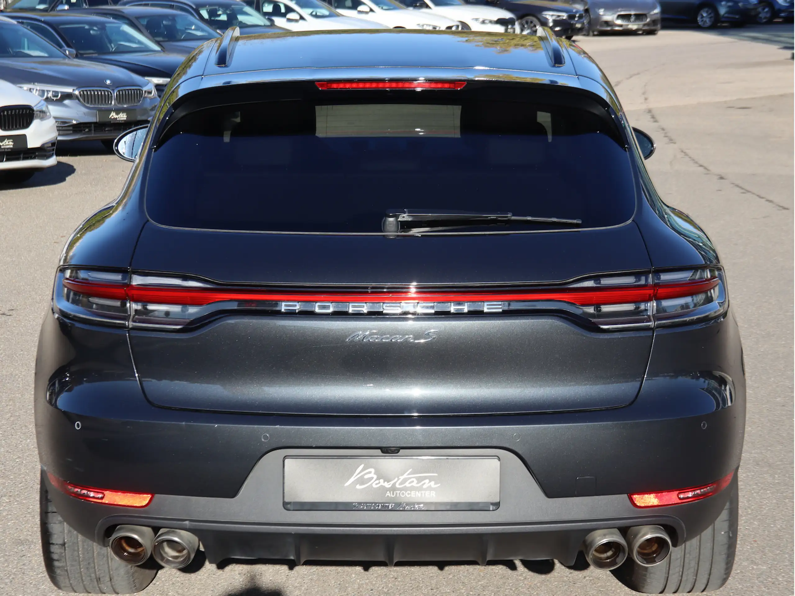 Porsche - Macan