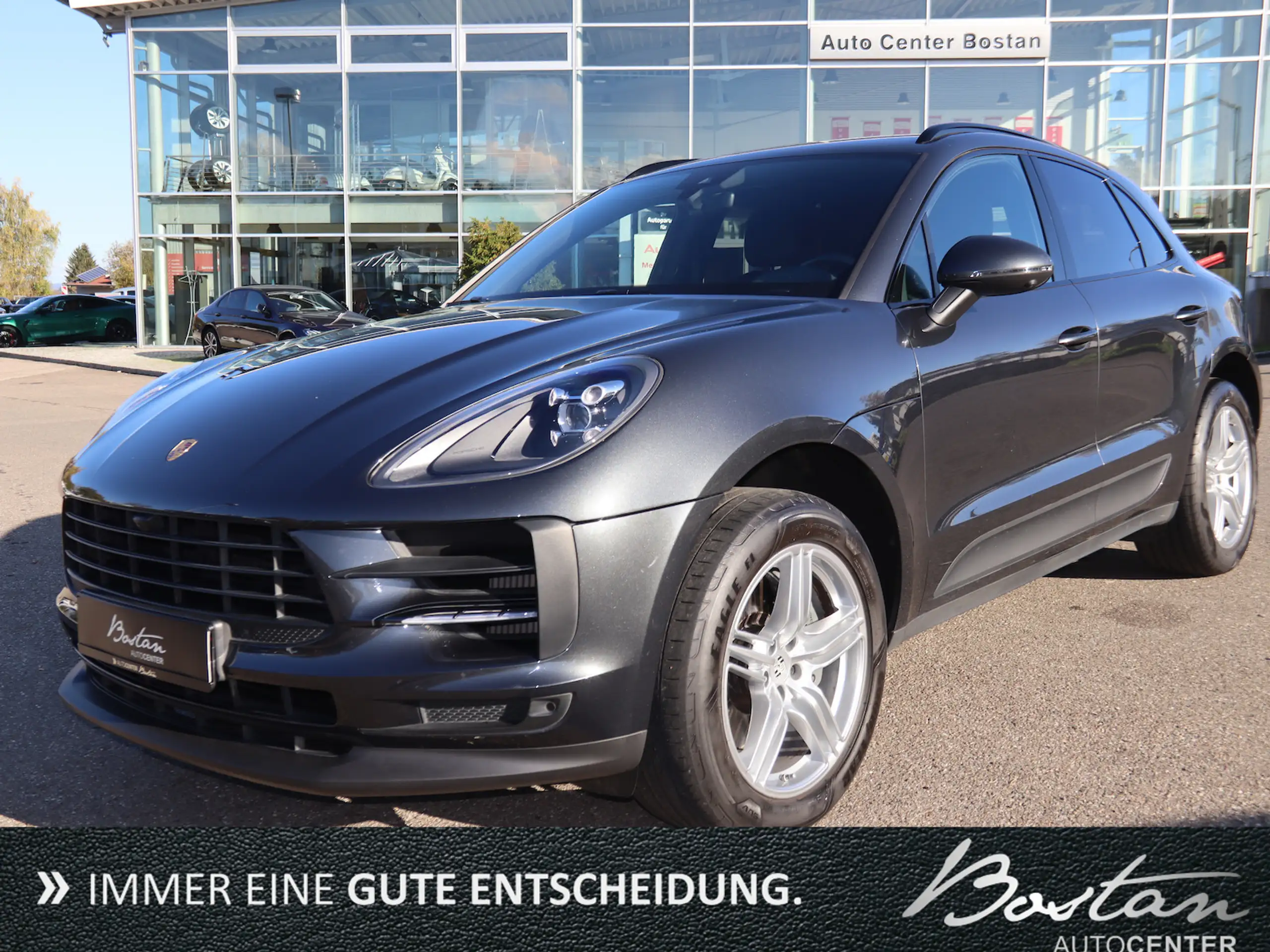 Porsche - Macan