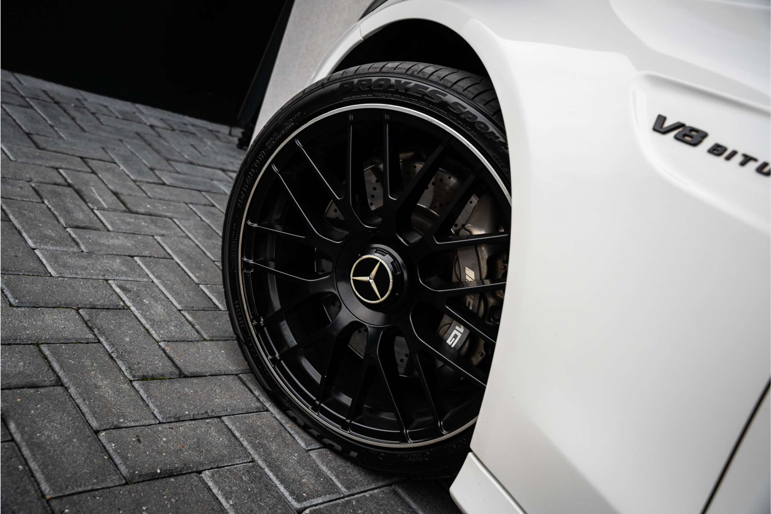 Mercedes-Benz - C 63 AMG