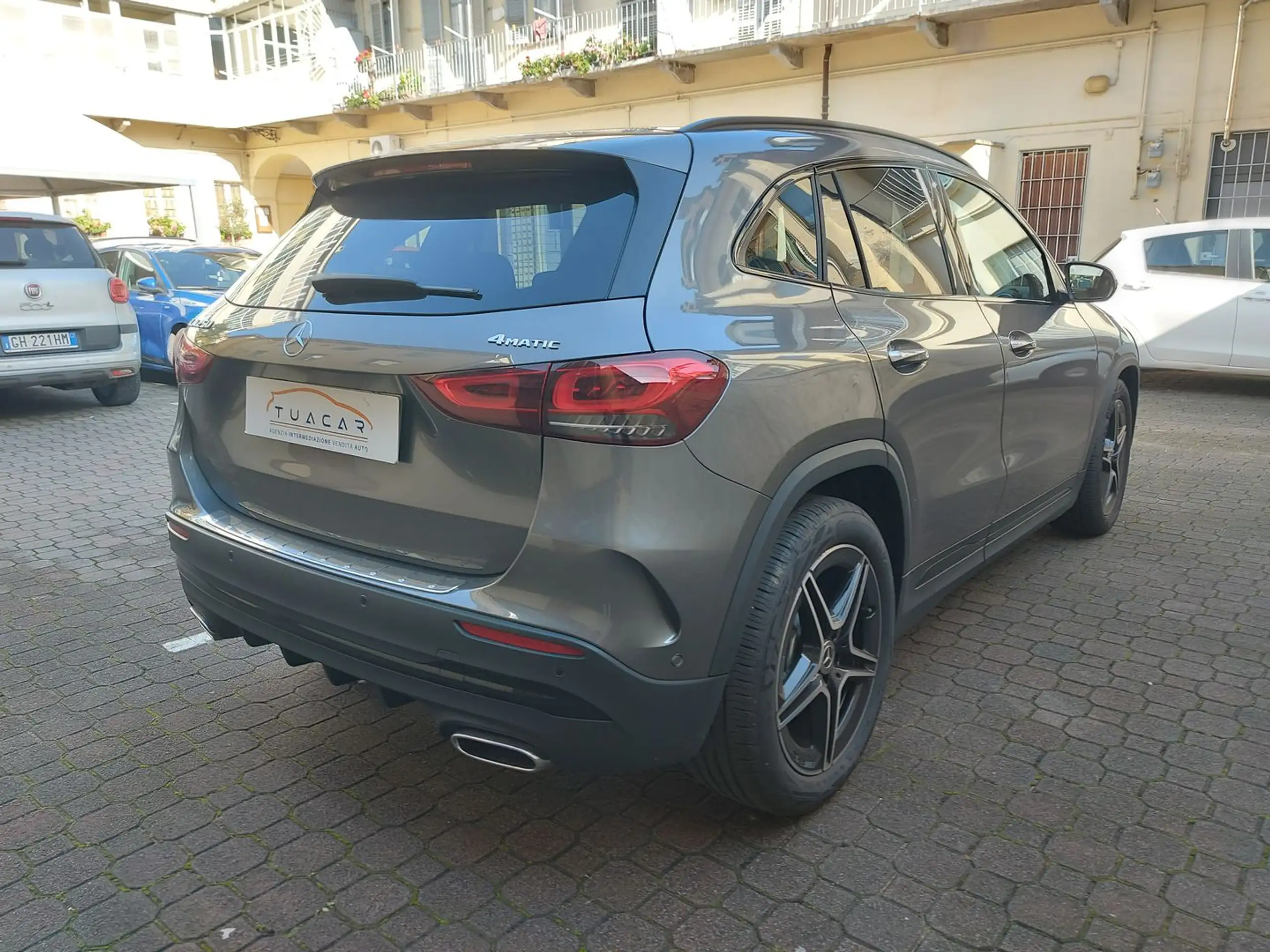 Mercedes-Benz - GLA 250