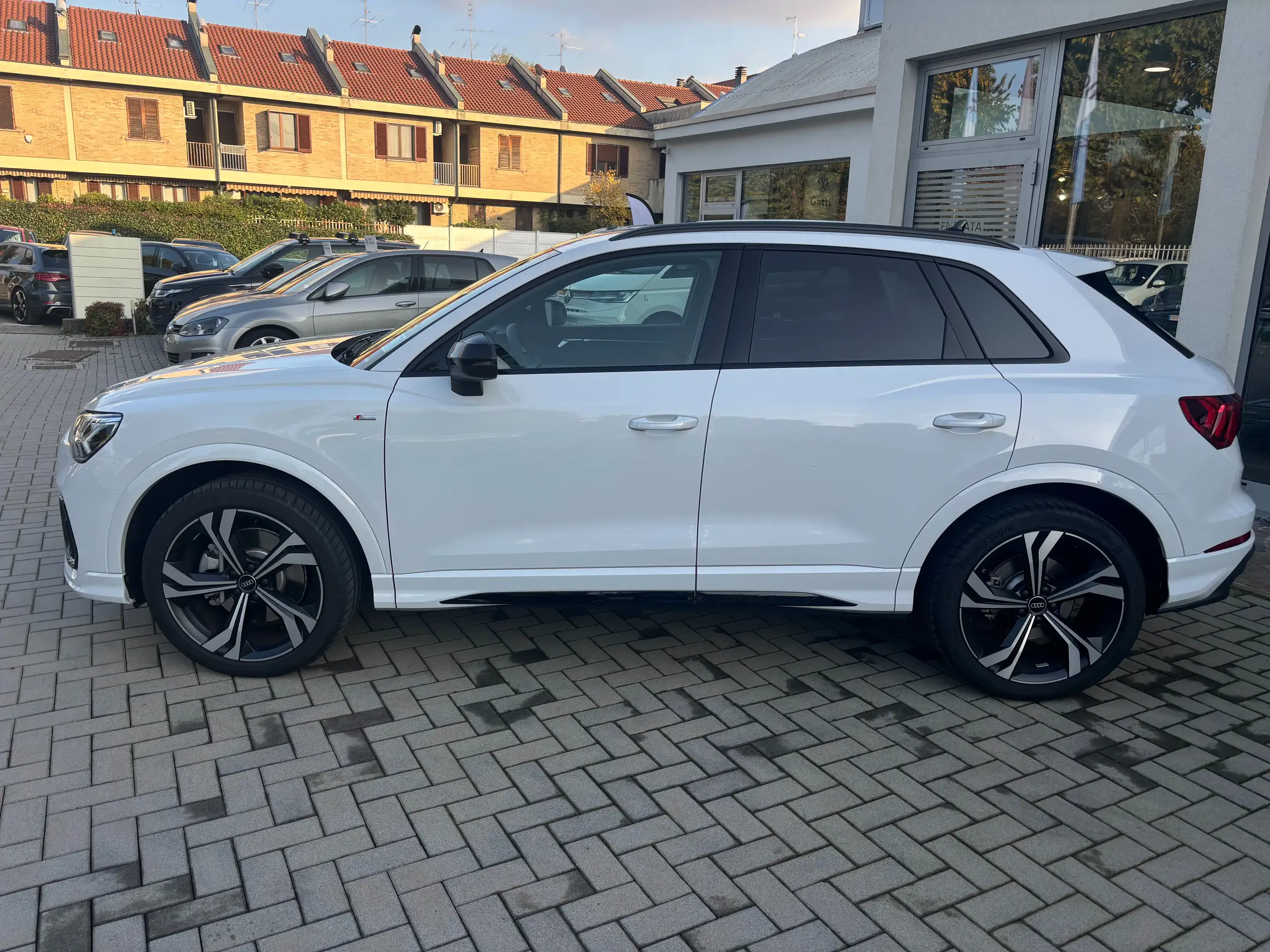 Audi - Q3