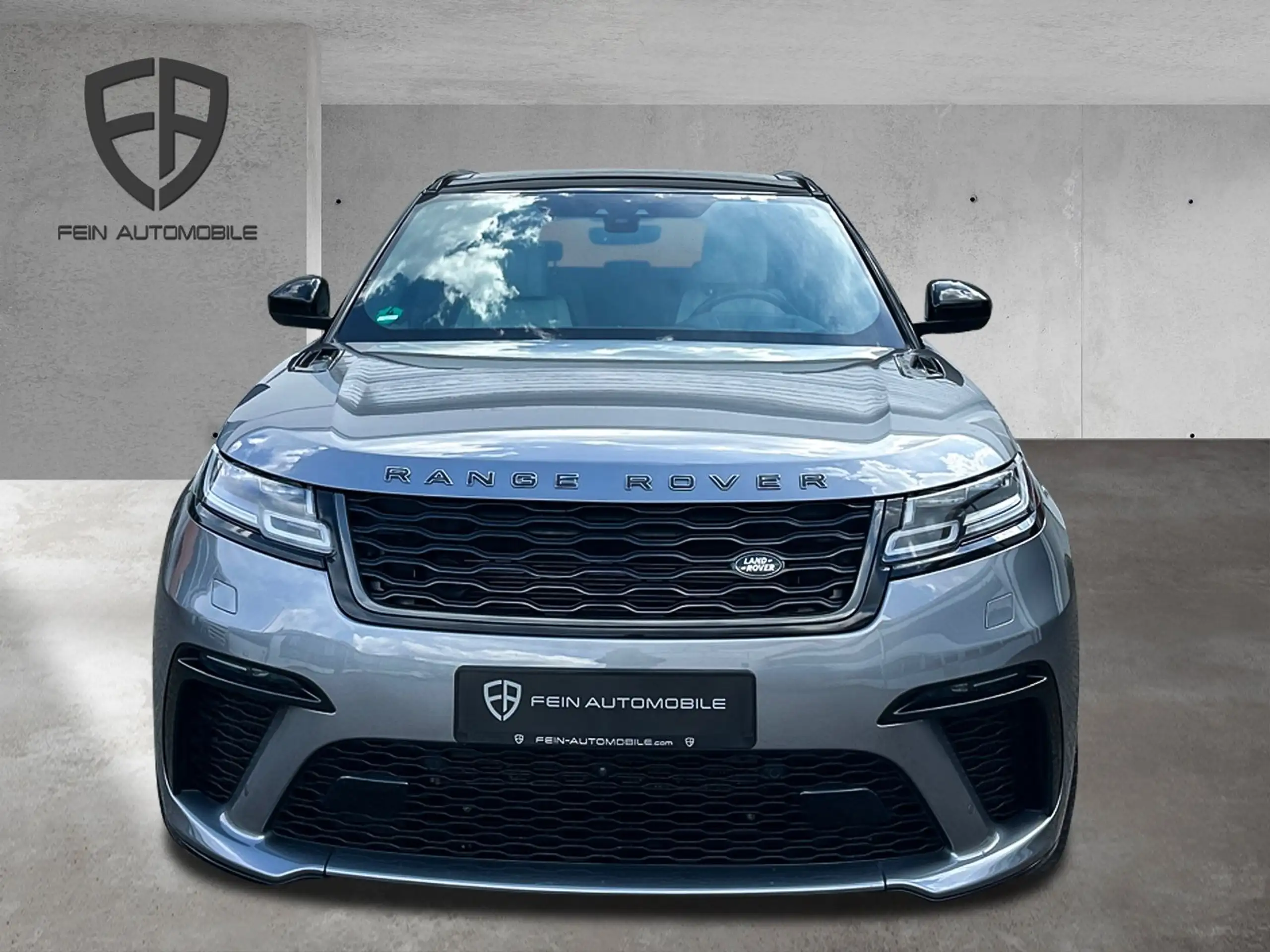 Land Rover - Range Rover Velar