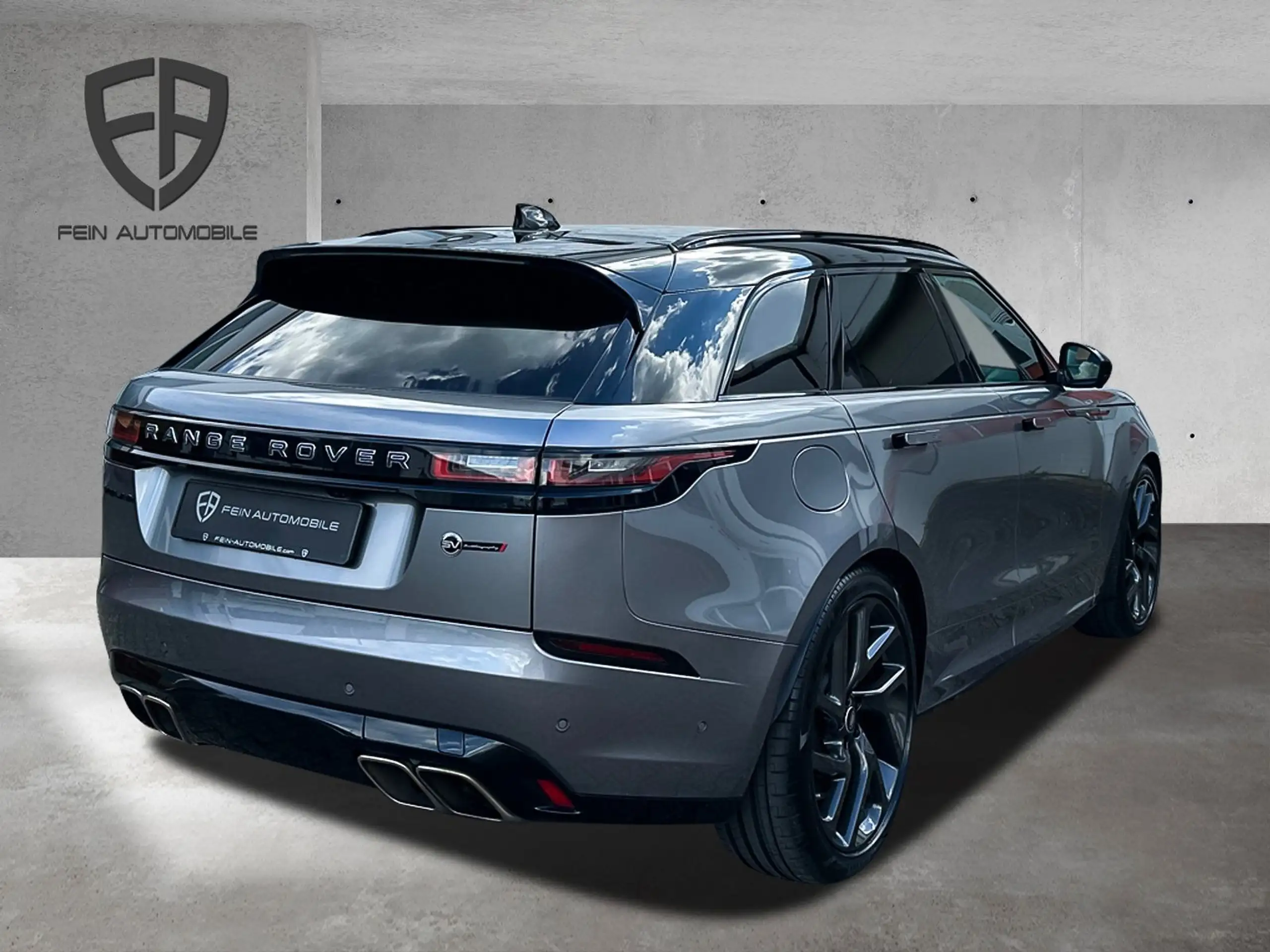 Land Rover - Range Rover Velar