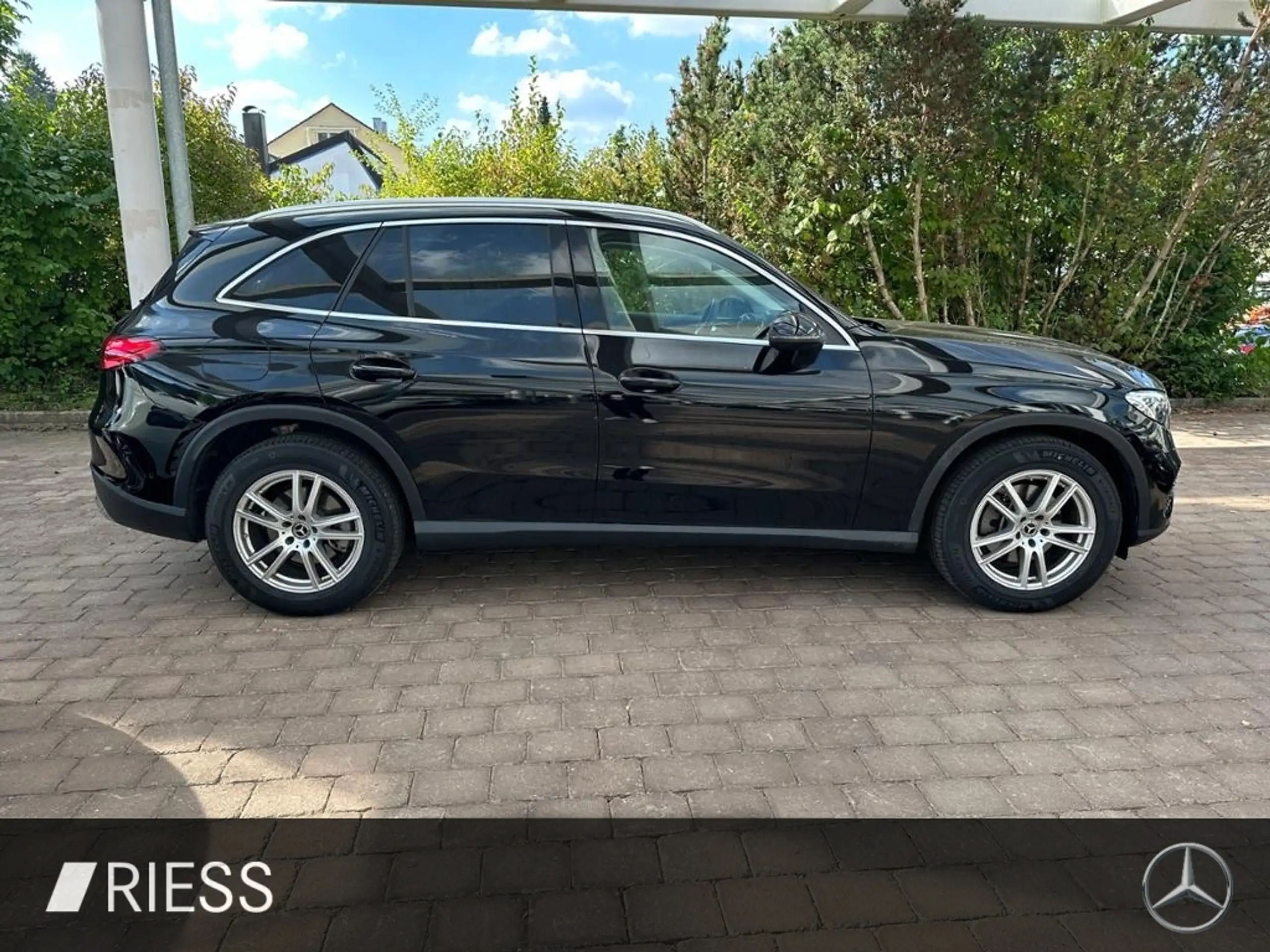 Mercedes-Benz - GLC 200