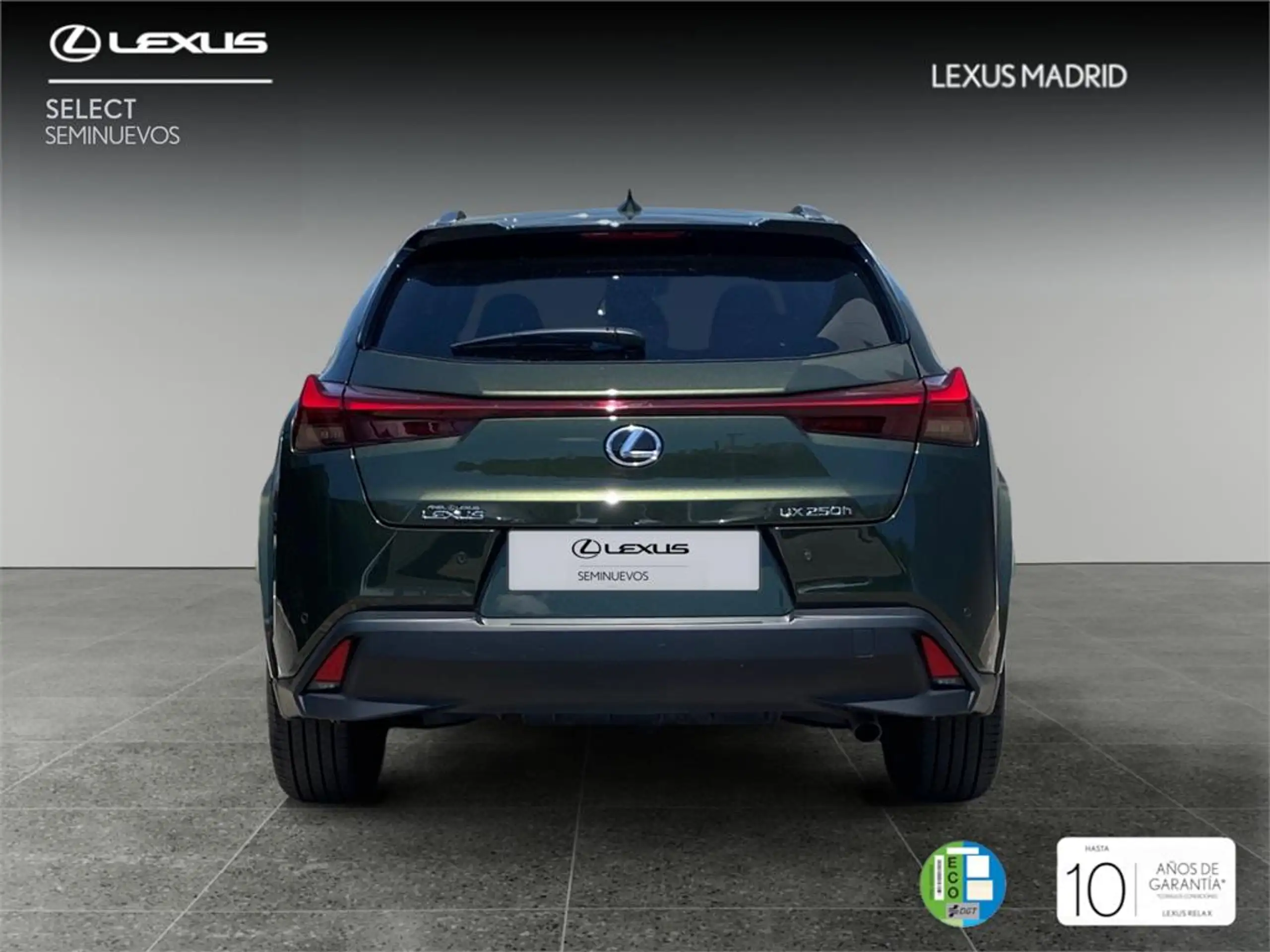 Lexus - UX 200