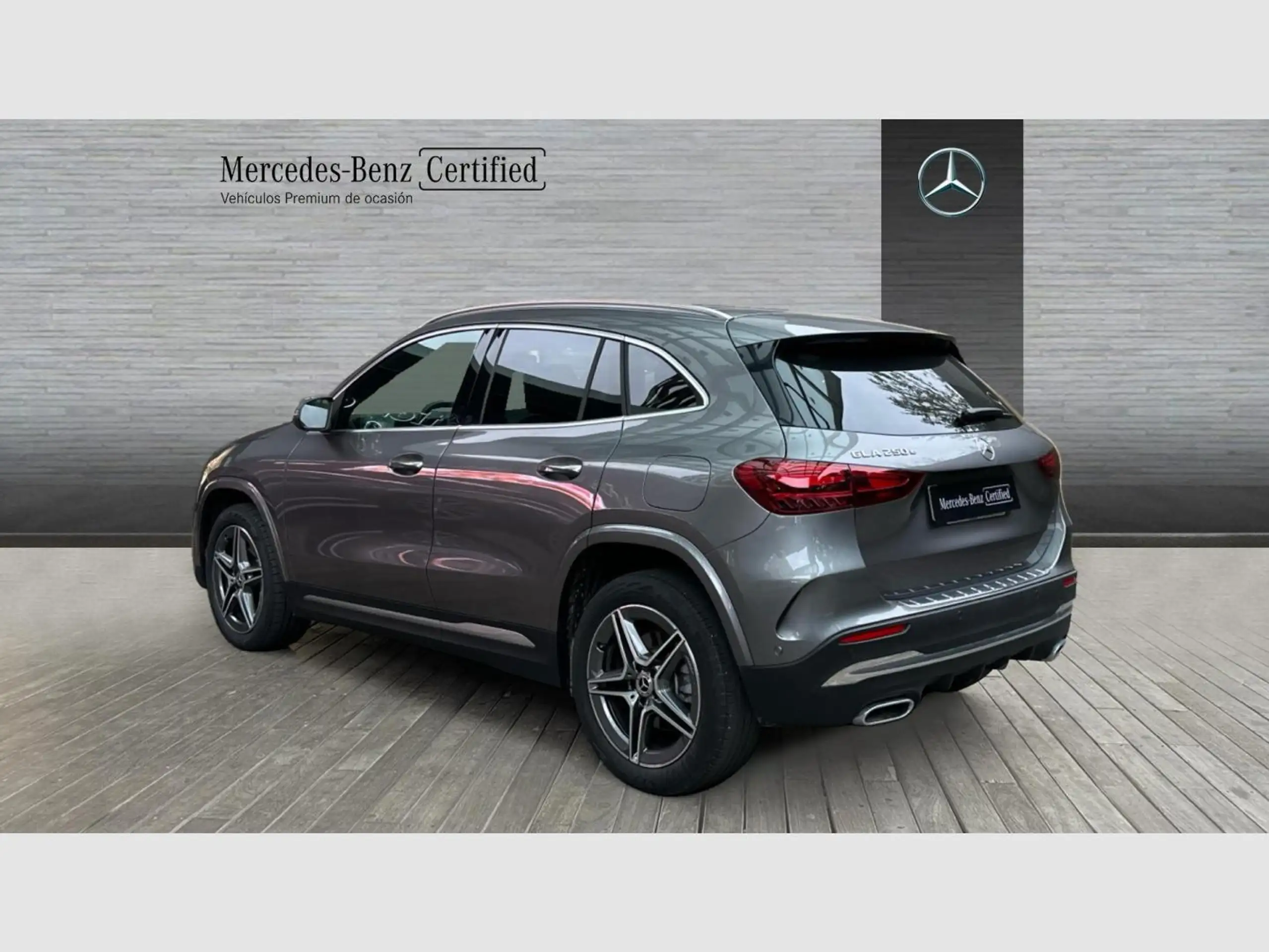 Mercedes-Benz - GLA 250