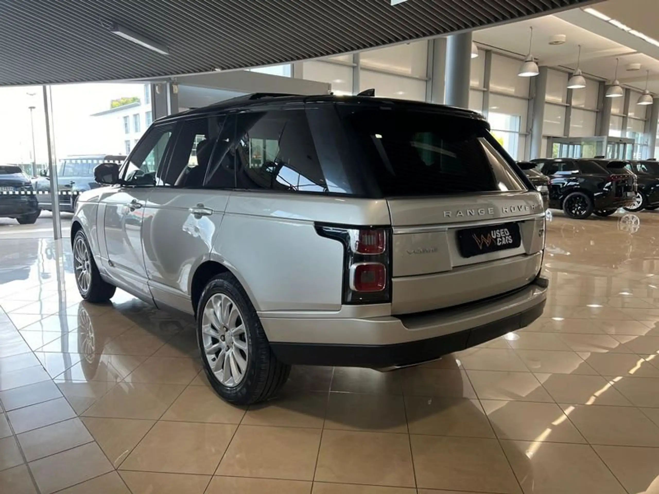 Land Rover - Range Rover