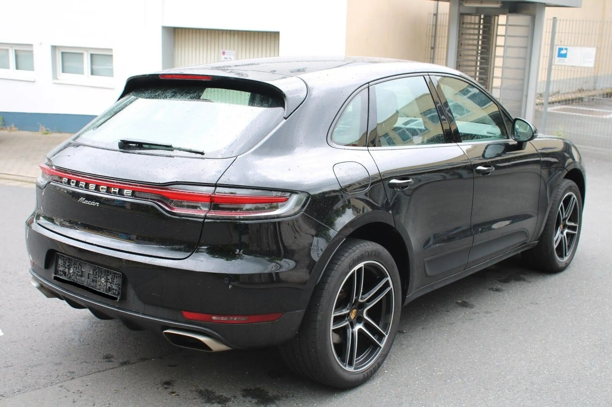 Porsche - Macan