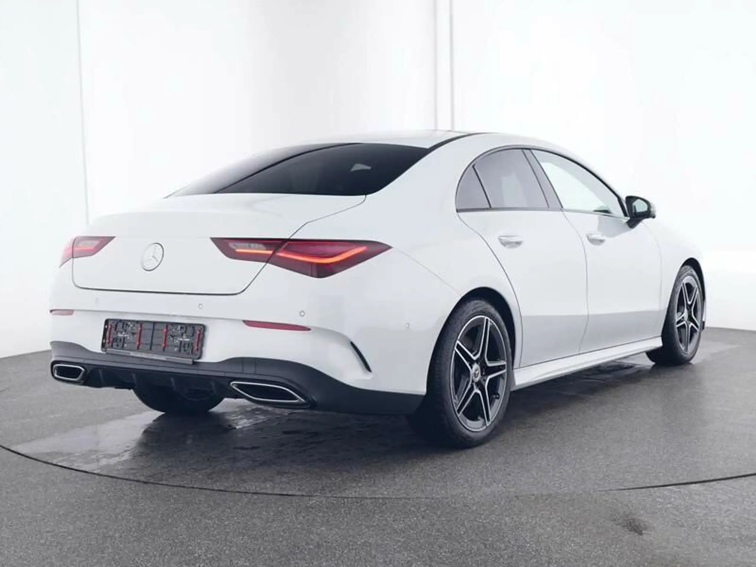 Mercedes-Benz - CLA 250