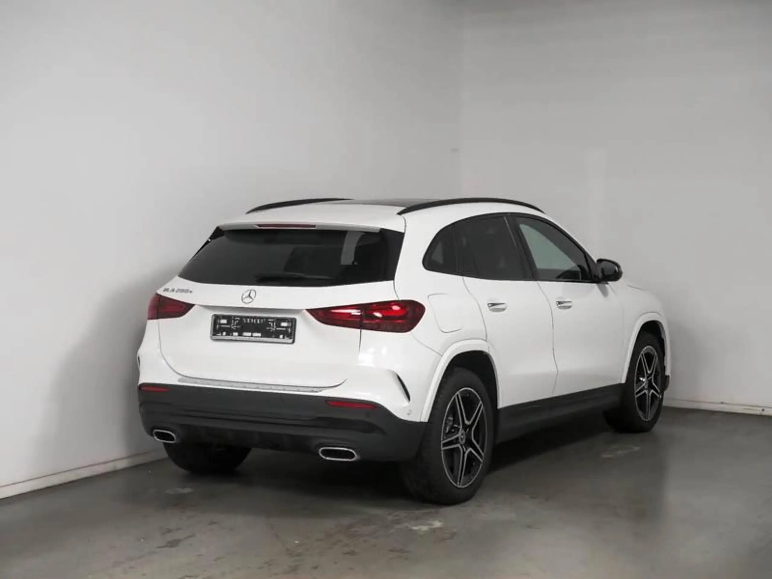 Mercedes-Benz - GLA 250