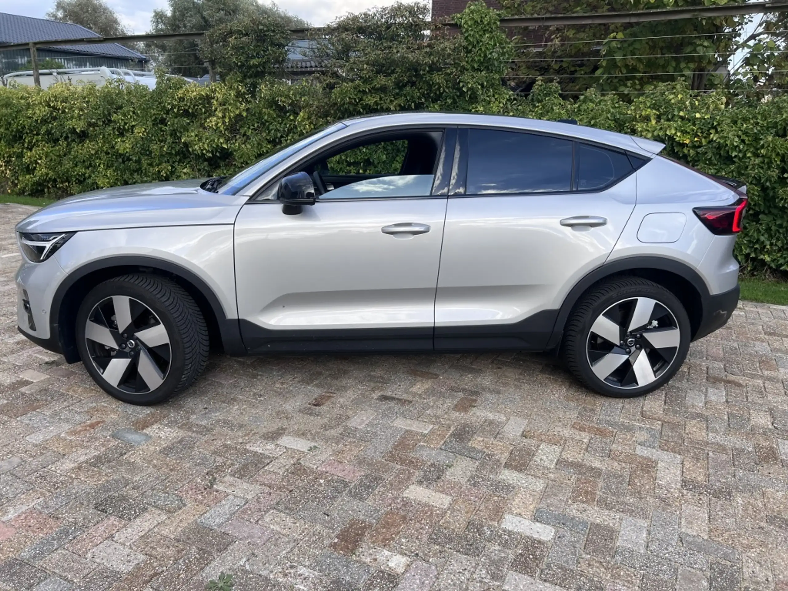 Volvo - C40