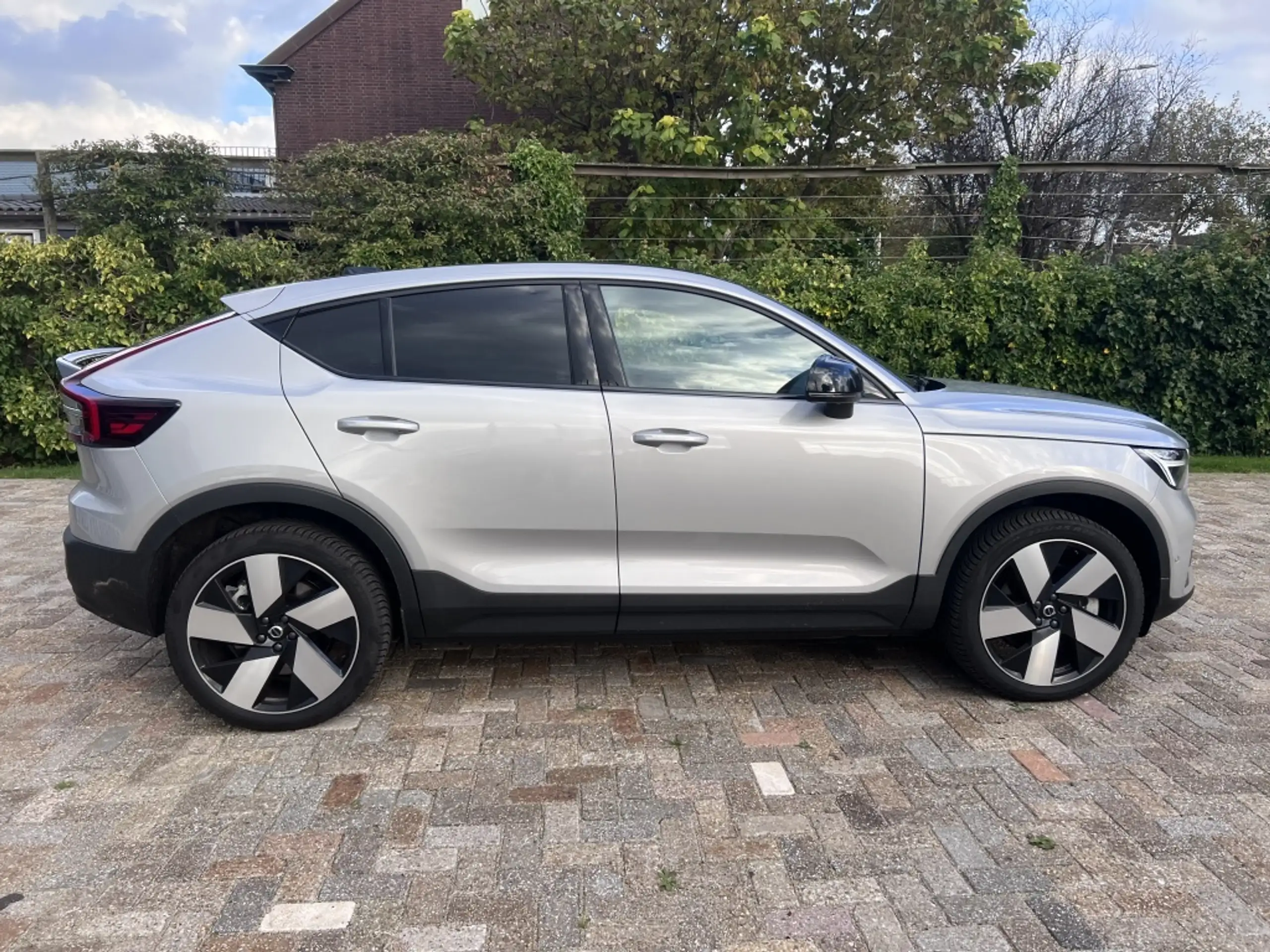 Volvo - C40