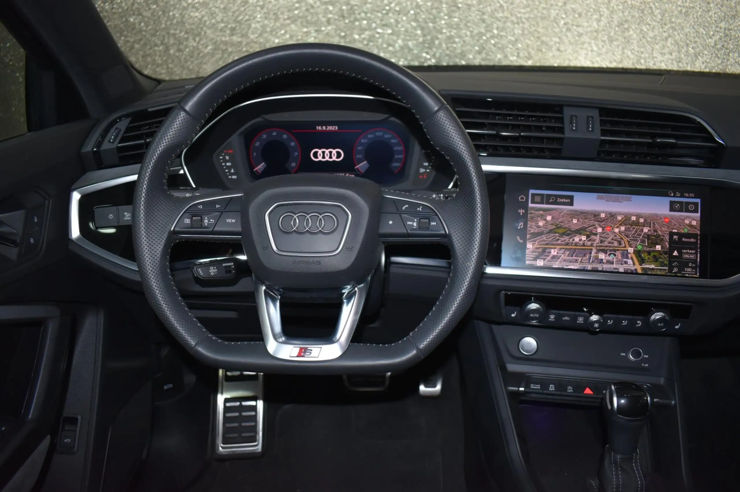 Audi - Q3