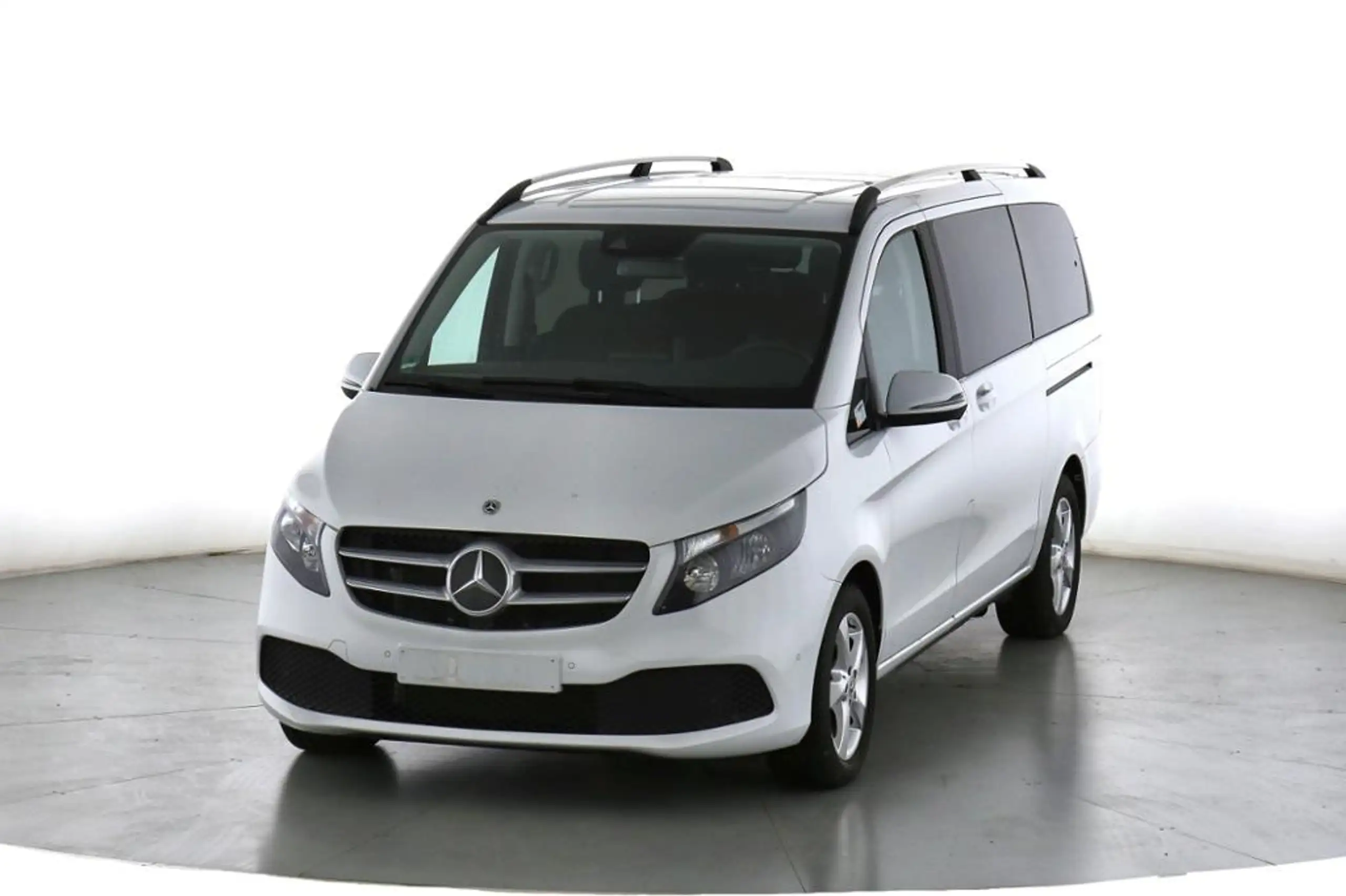 Mercedes-Benz - V 220