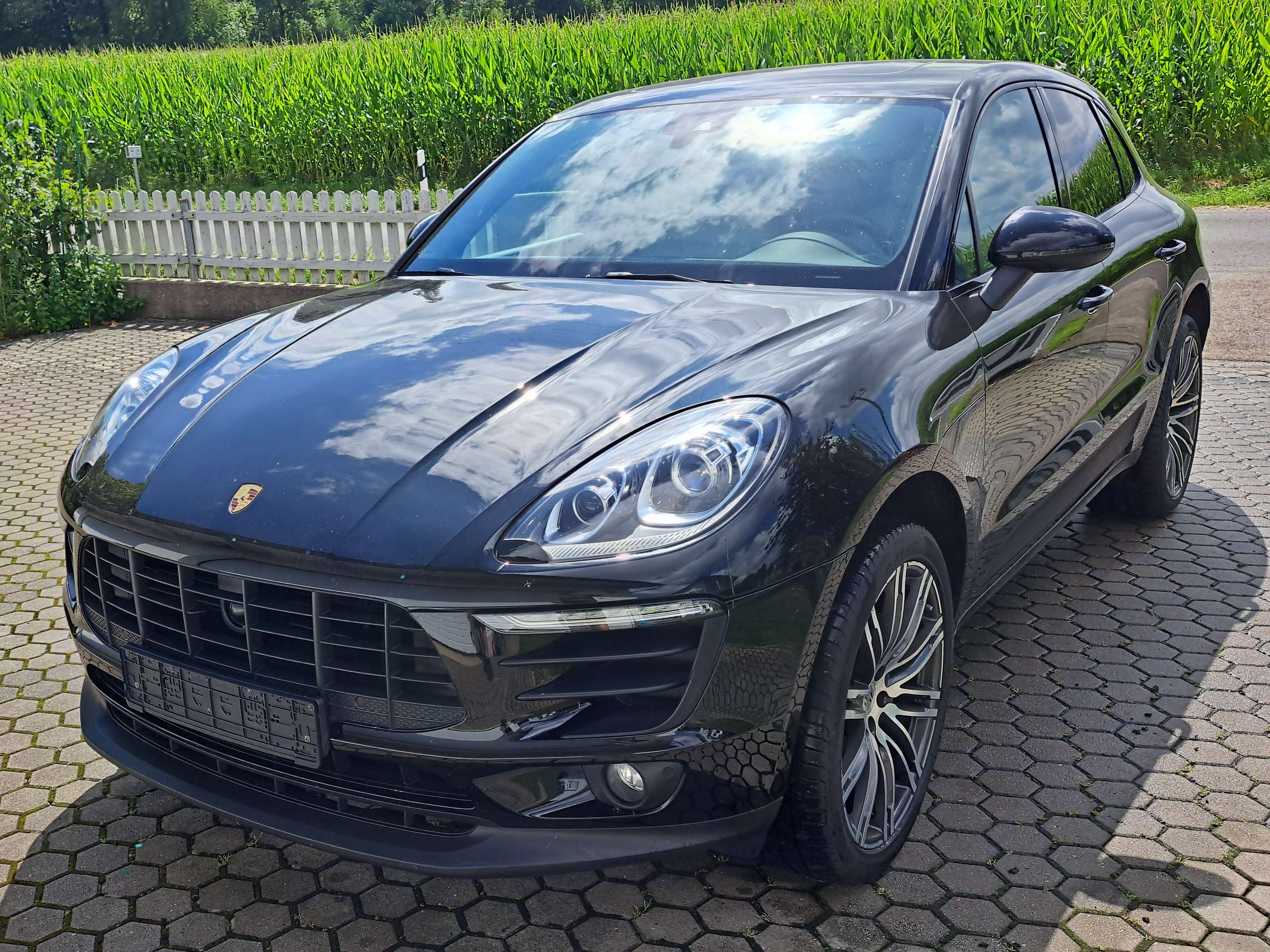 Porsche - Macan