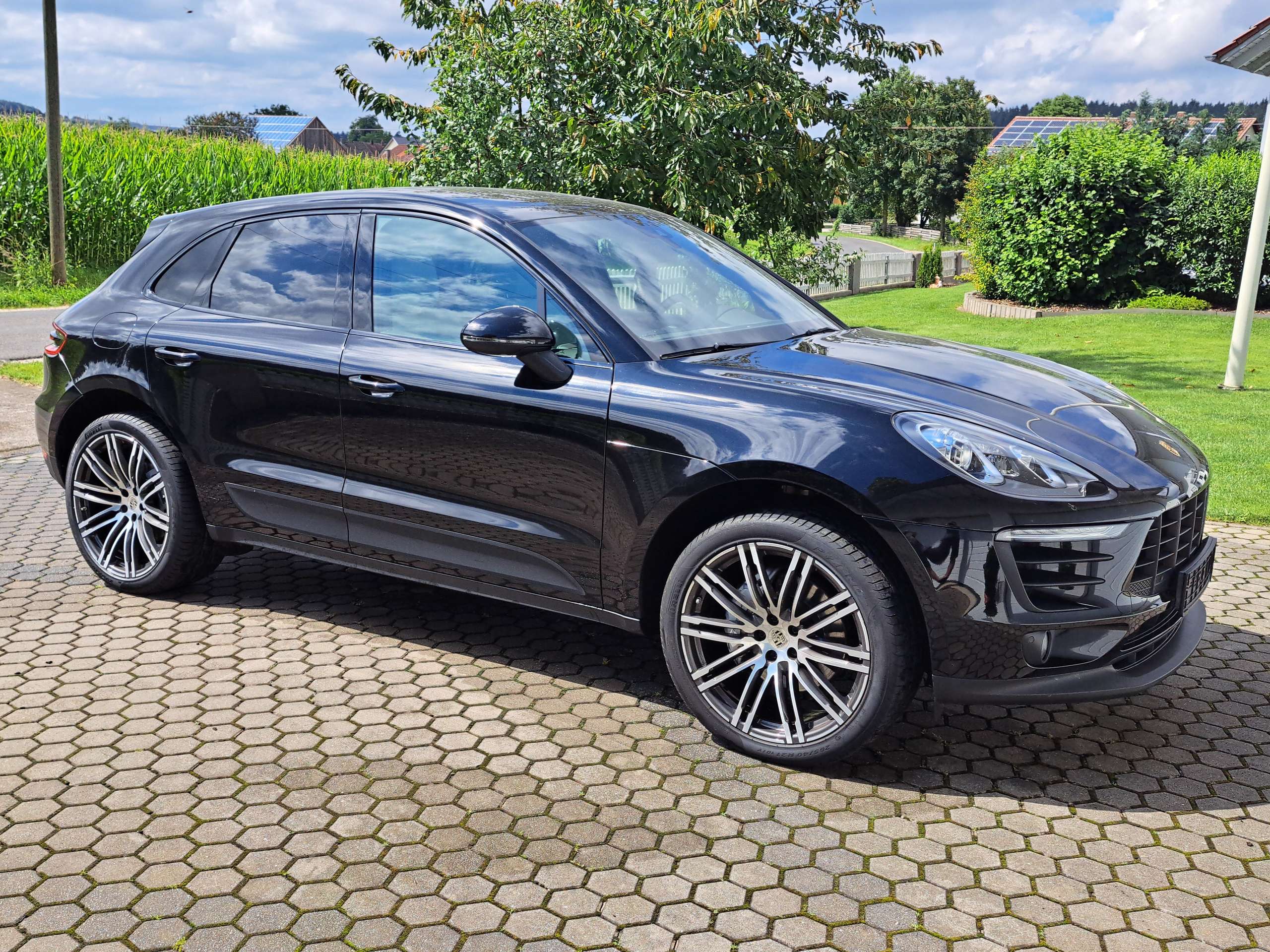 Porsche - Macan