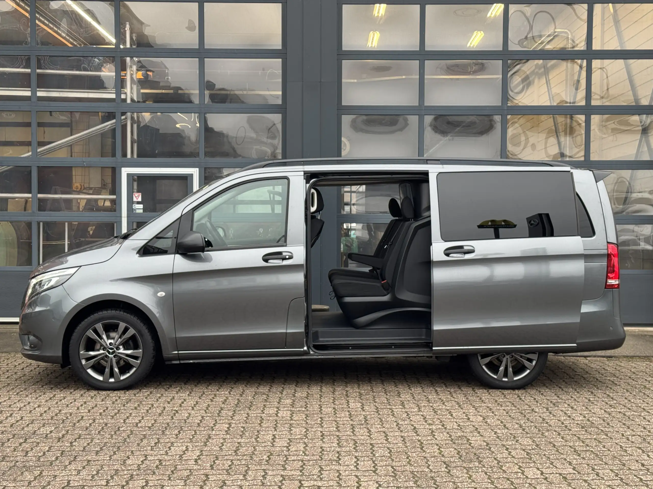 Mercedes-Benz - Vito