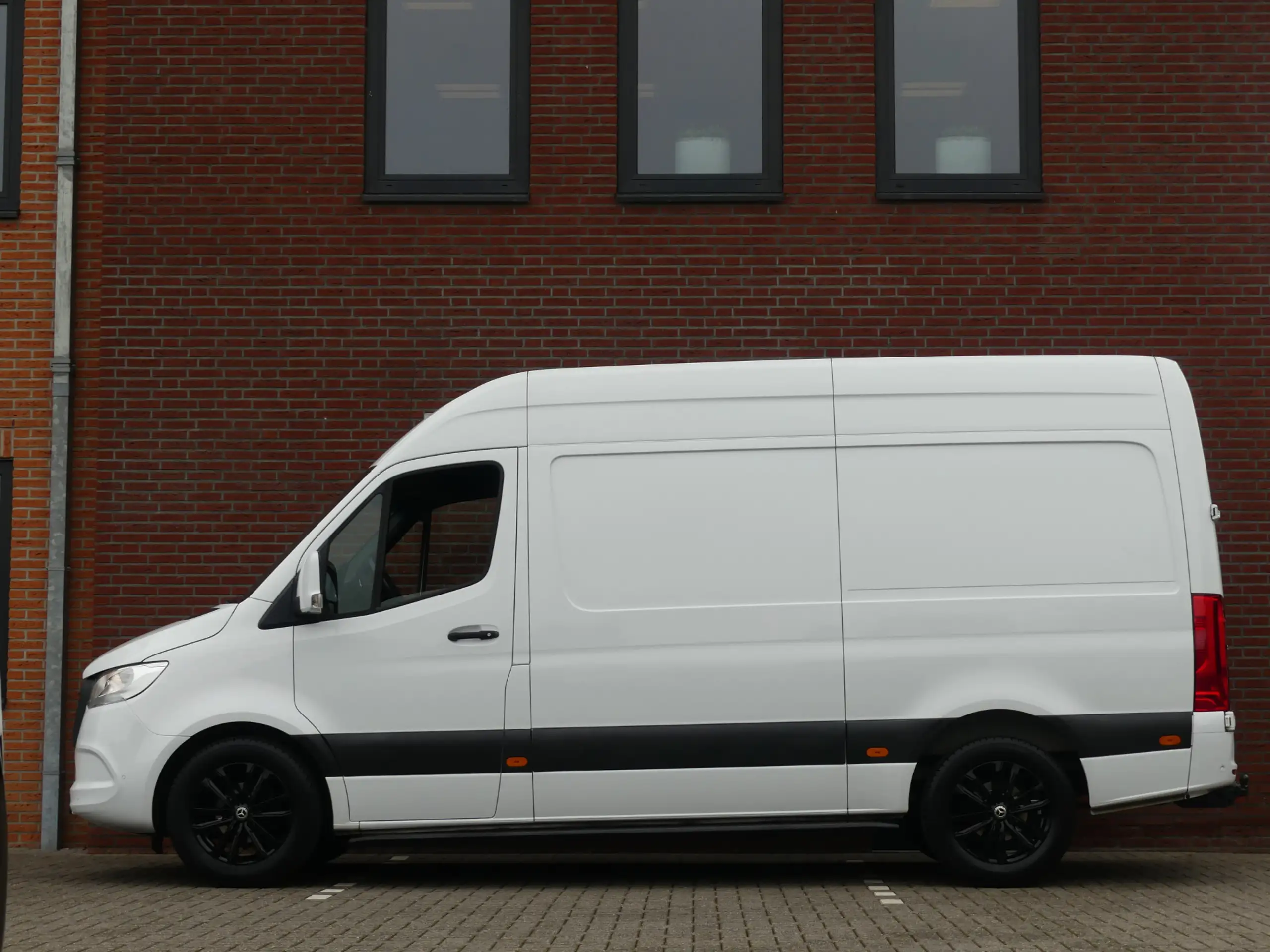 Mercedes-Benz - Sprinter