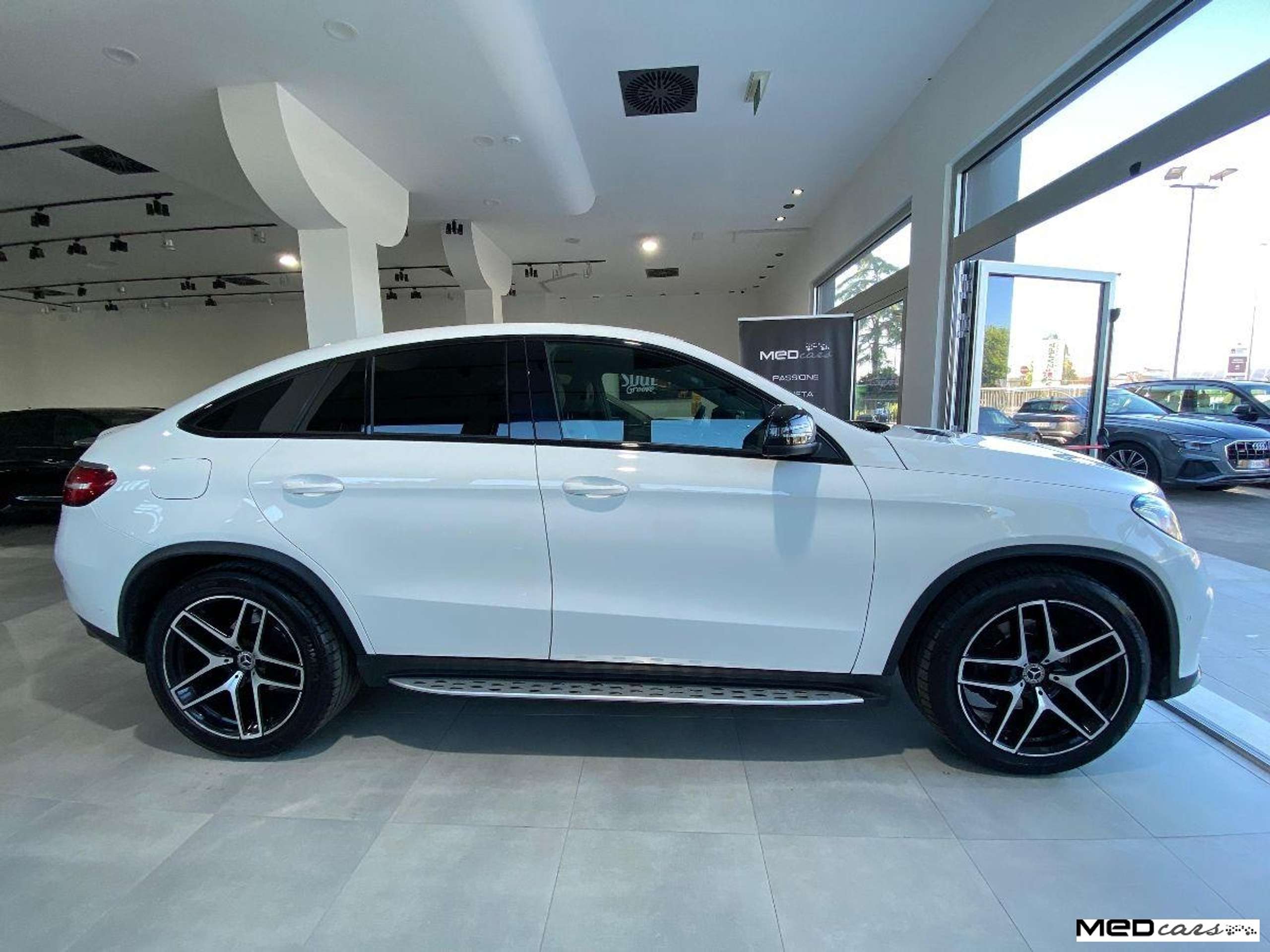 Mercedes-Benz - GLE 350