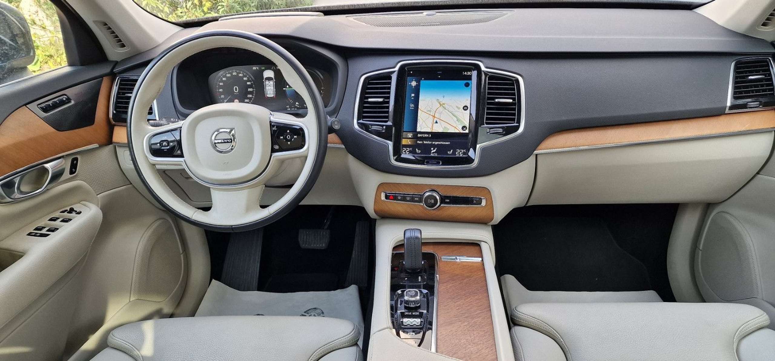 Volvo - XC90